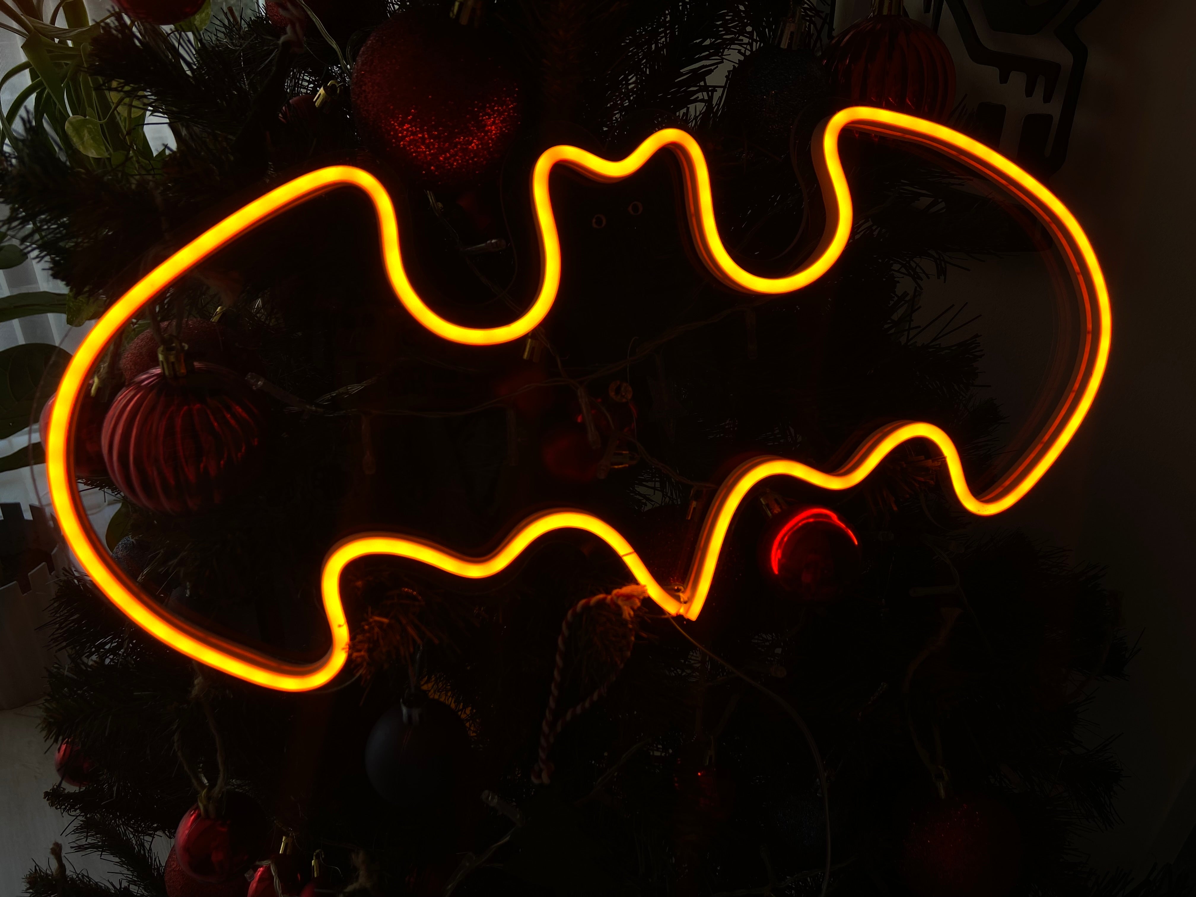 Lujolab.-Batman Neon Aydınlatma-Duvar Süsü-3-Milagron.com