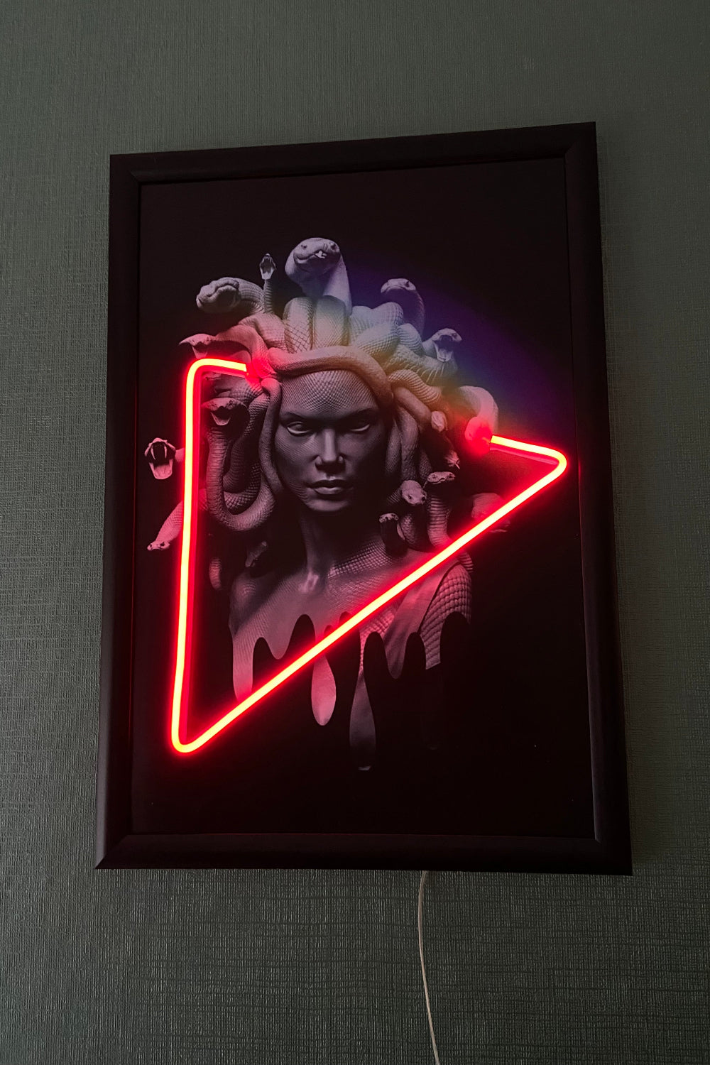Lujolab.-Medusa Neon Duvar Posteri-Duvar Dekorları-1-Milagron.com