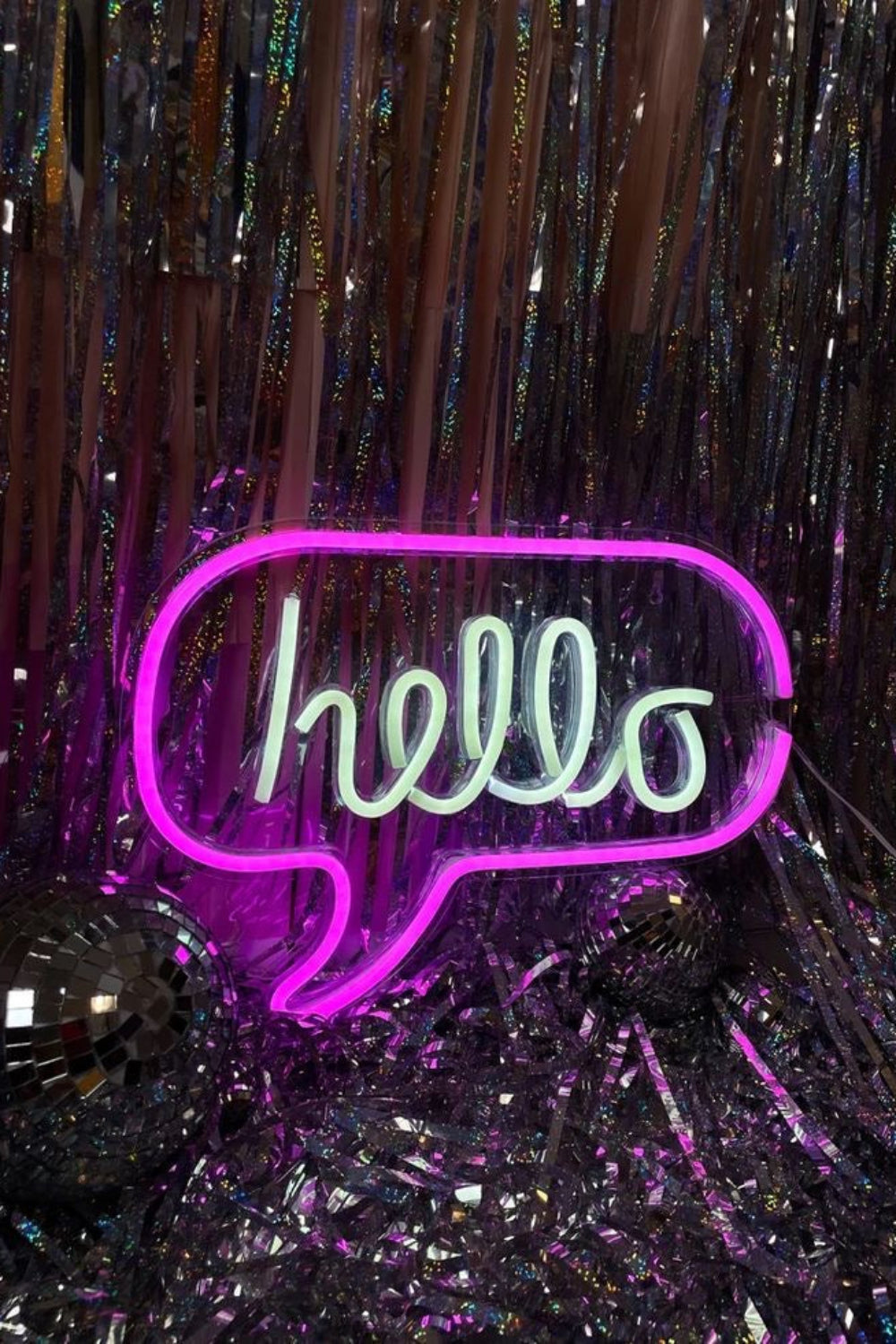 Lujolab.-Merhaba Dünyası: ‘Hello’ Neon Duvar Süsü-Duvar Süsü-1-Milagron.com