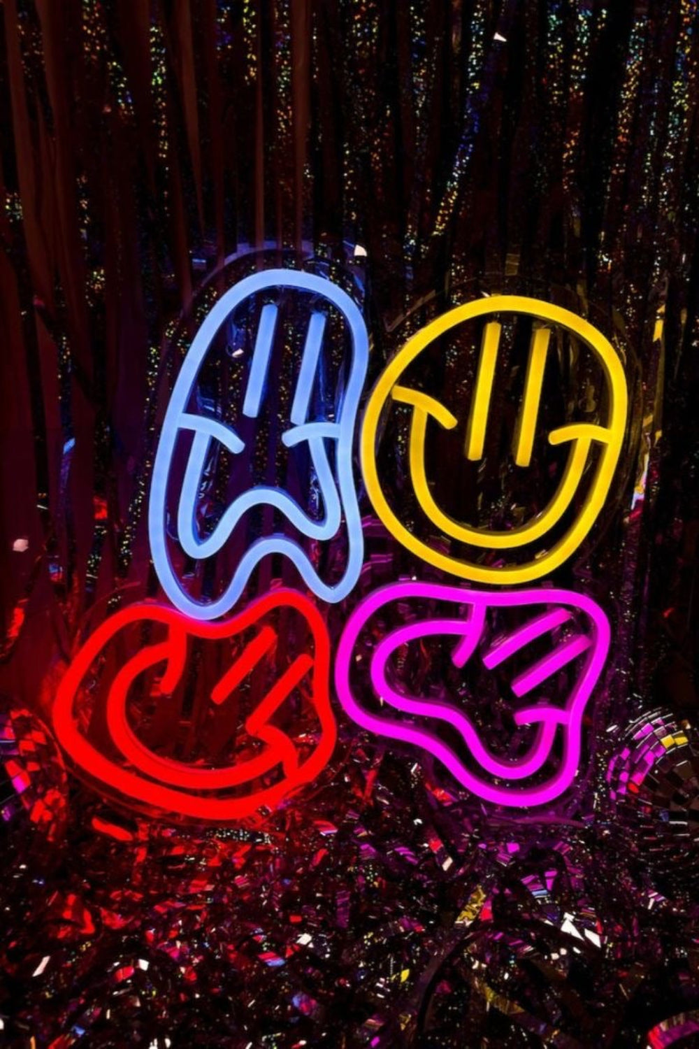 Lujolab.-Mutluluğun Simgesi: Gülen Surat Emoji Neon Duvar Süsü 4 Adet-Duvar Süsü-1-Milagron.com