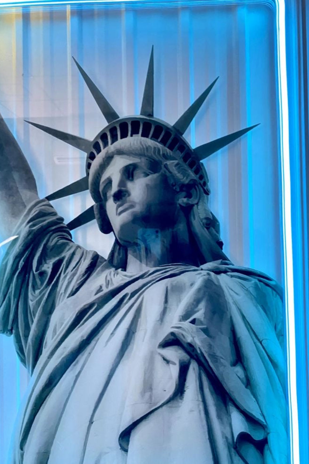 Lujolab.-Neon Aydınlatmalı Özgürlük Heykeli Tablosu-Tablo-2-Milagron.com