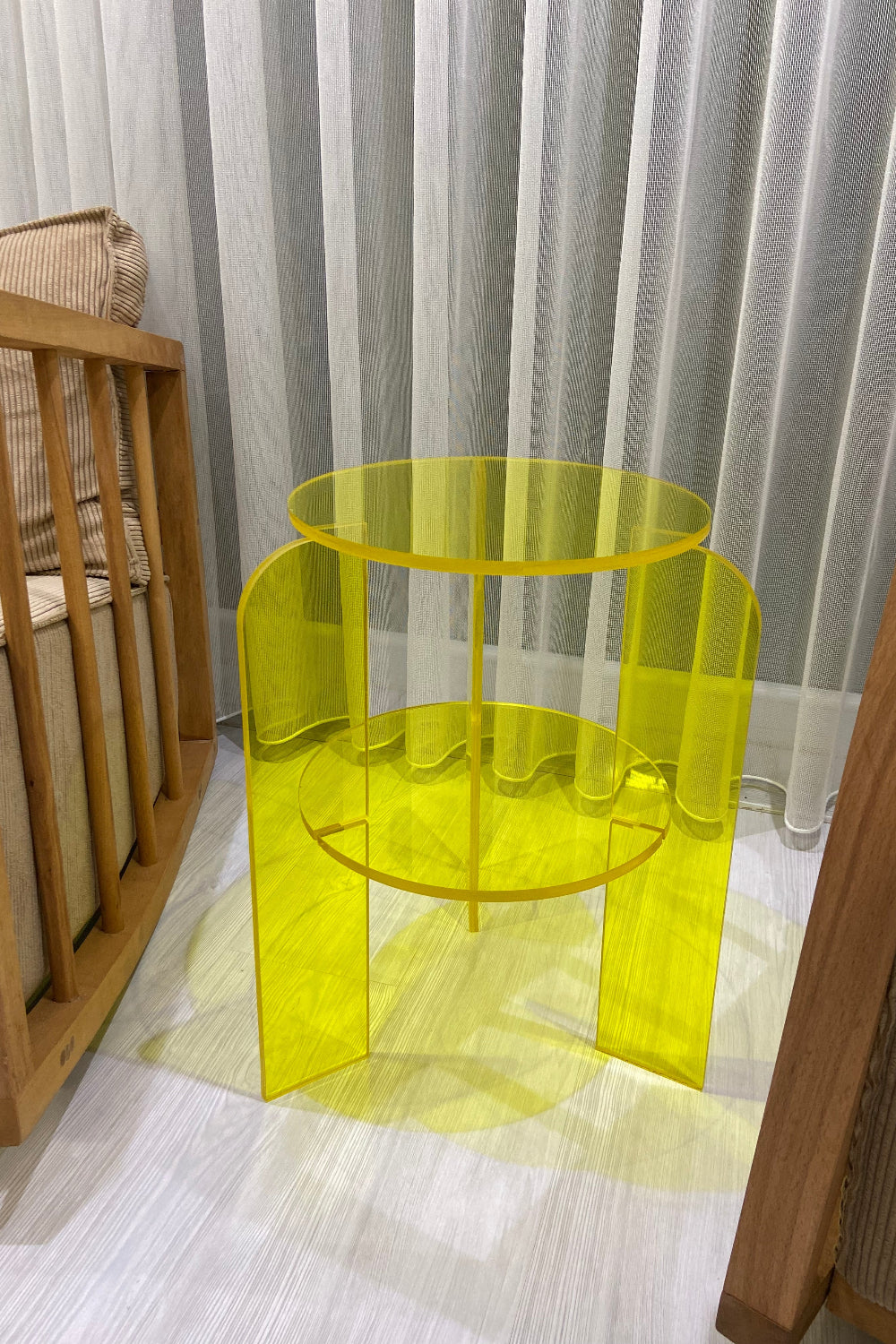 Lujolab.-Sarı Pleksi Orta Sehpa-Sehpa-1-Milagron.com