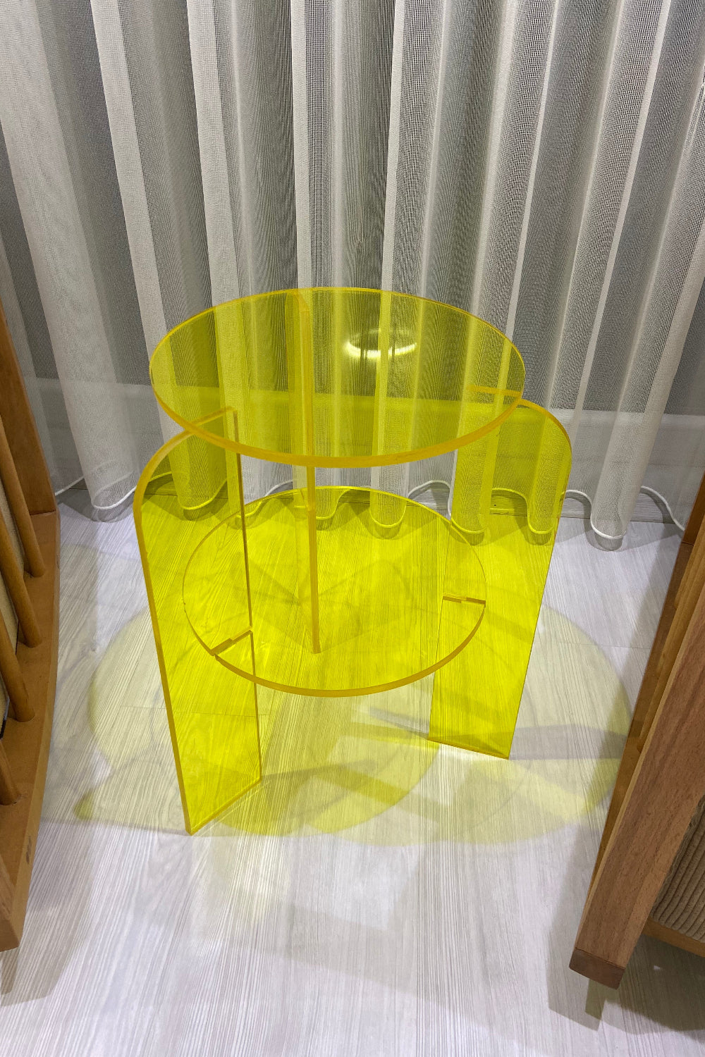 Lujolab.-Sarı Pleksi Orta Sehpa-Sehpa-2-Milagron.com