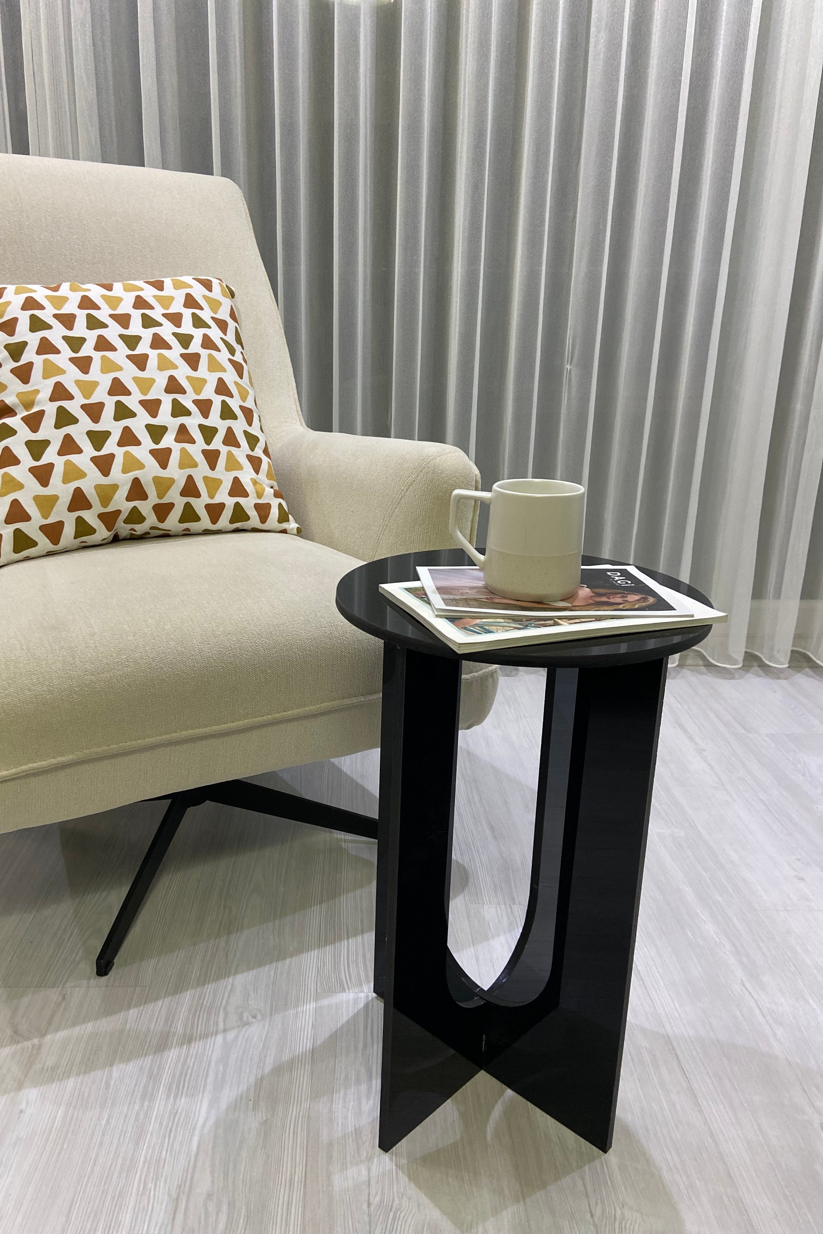 Lujolab.-Tasarım Pleksi Orta Sehpa-Sehpa-2-Milagron.com