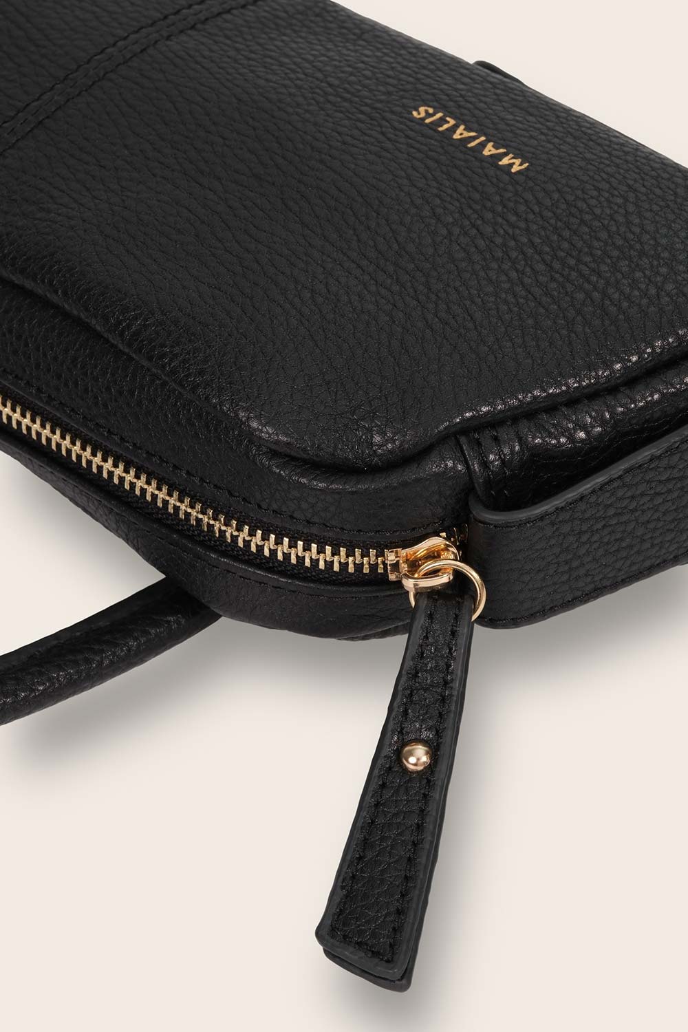 Maialis Design-Stella Black-Omuz Çantası-3-Milagron.com