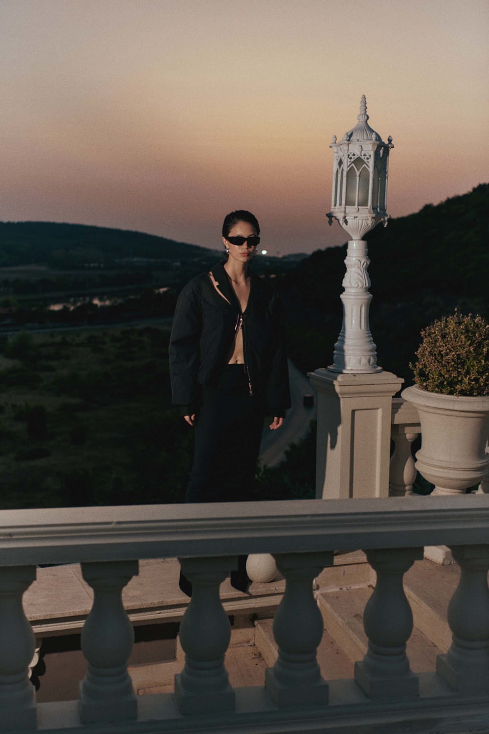 Maison Honnete-Midnight Mont-Mont-4-Milagron.com