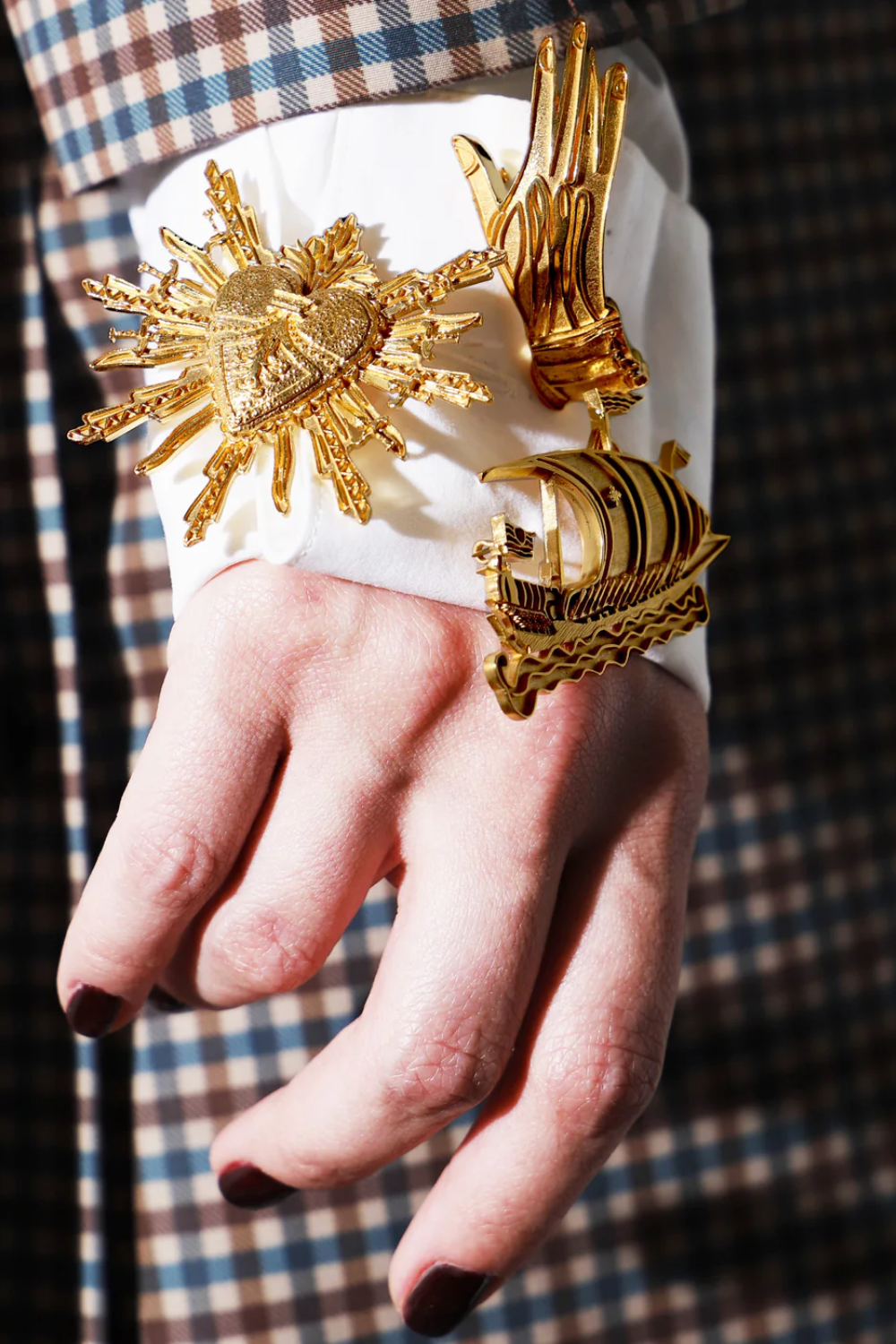 Maison Lygos-Ex-voto Eller Broş-Rozet-4-Milagron.com