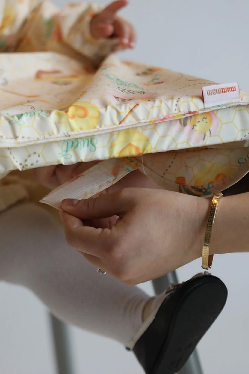 Mammam Baby-Sevimli Arılar Mama Sandalyesi Önlüğü-Mama Önlüğü-3-Milagron.com