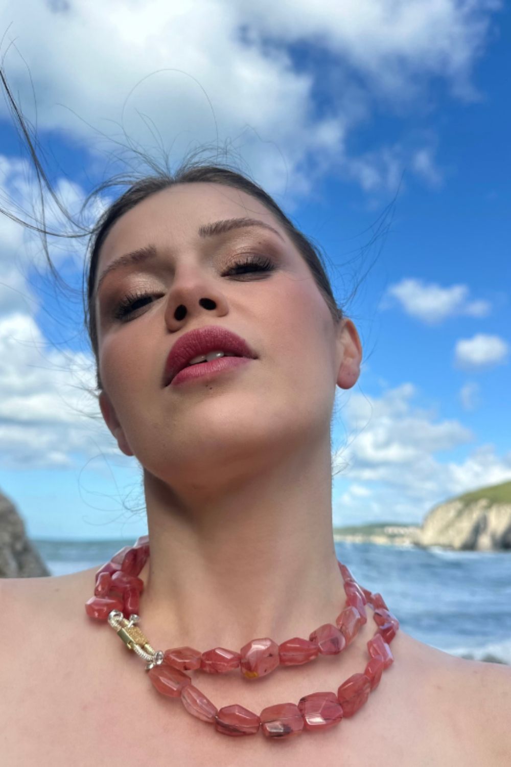 Manus In Mano-Lizbon Kiraz Kuvars Doğal Taş Çift Sıra Gümüş Kilit Kolye-Kolye-2-Milagron.com