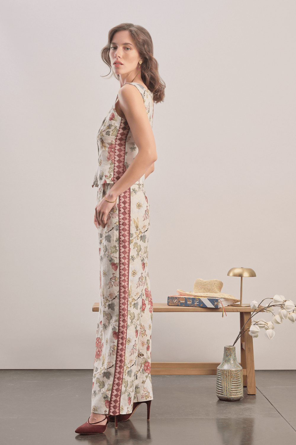 Mavlo-Burgundy Çiçekli Keten Pantolon-Pantolon-4-Milagron.com