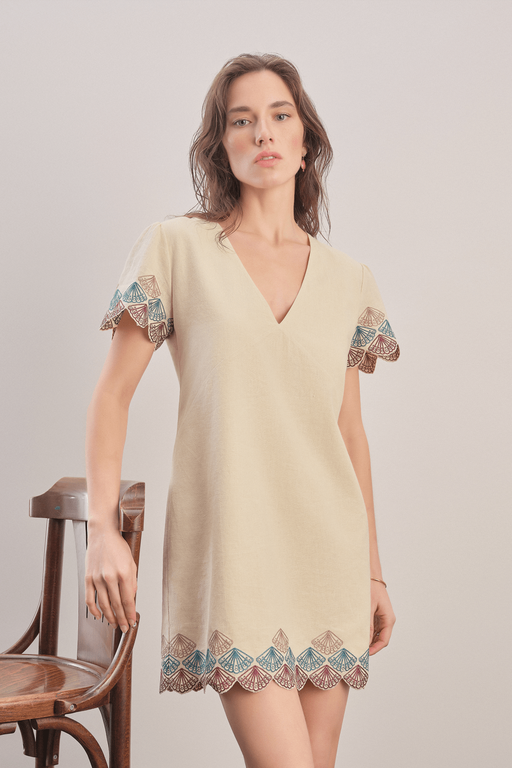 Mavlo-Oyster Nakışlı Mini Elbise-Elbise-2-Milagron.com