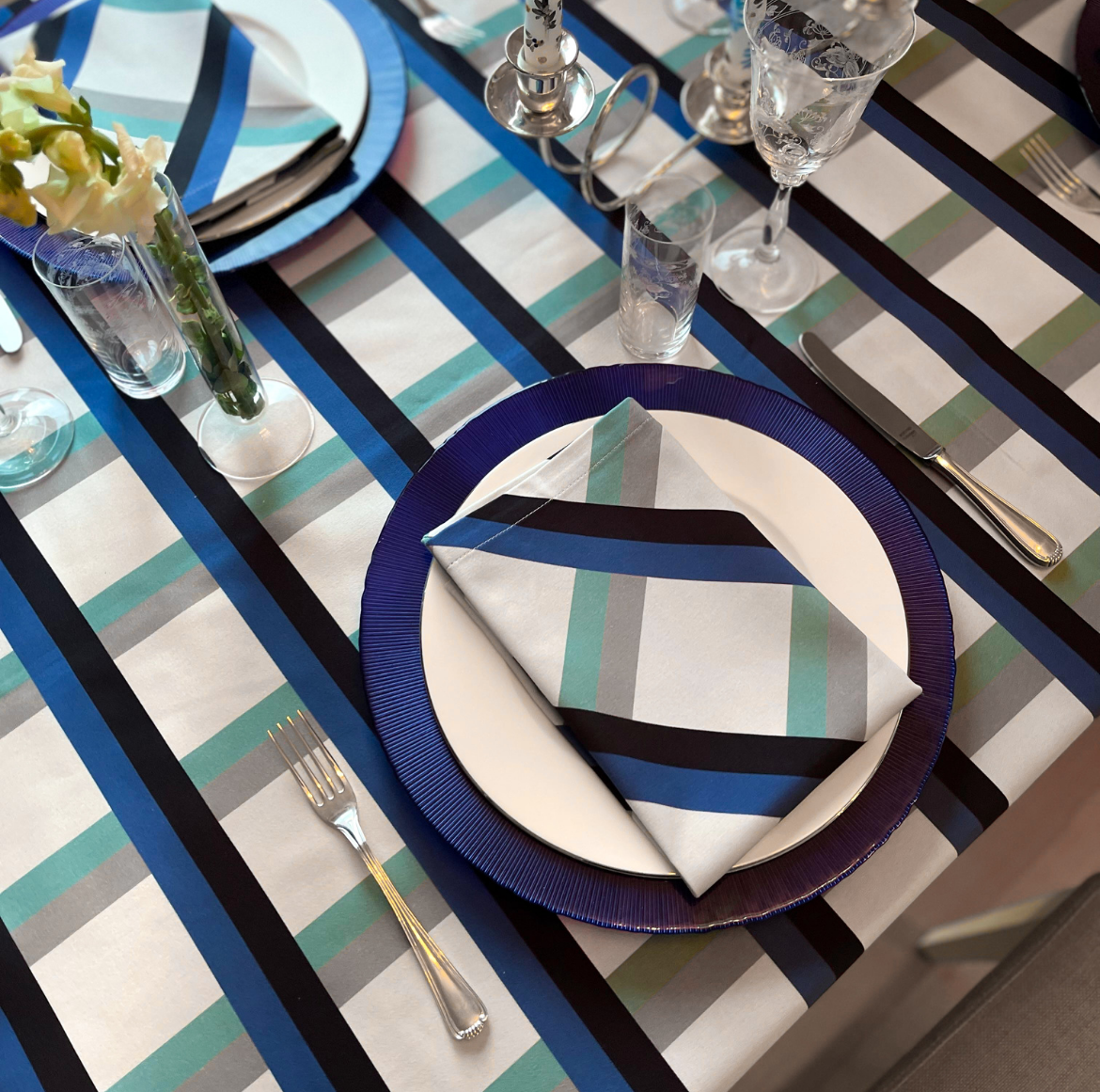 Meja Atelier-Berry.Aliya Masa Örtüsü-Masa Örtüleri-1-Milagron.com