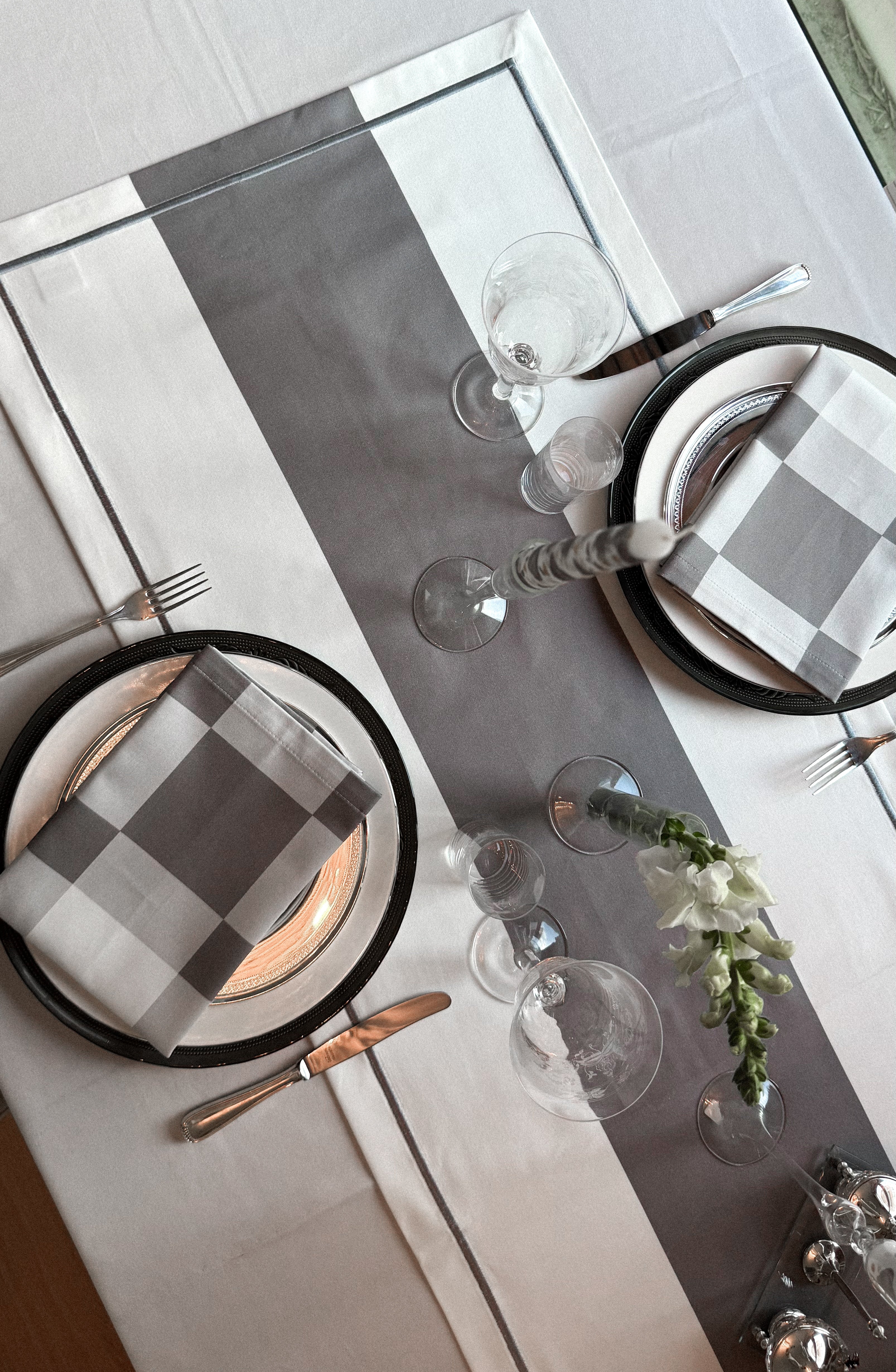 Meja Atelier-Berry.Hena Runner-Sunum Aksesuarları-2-Milagron.com