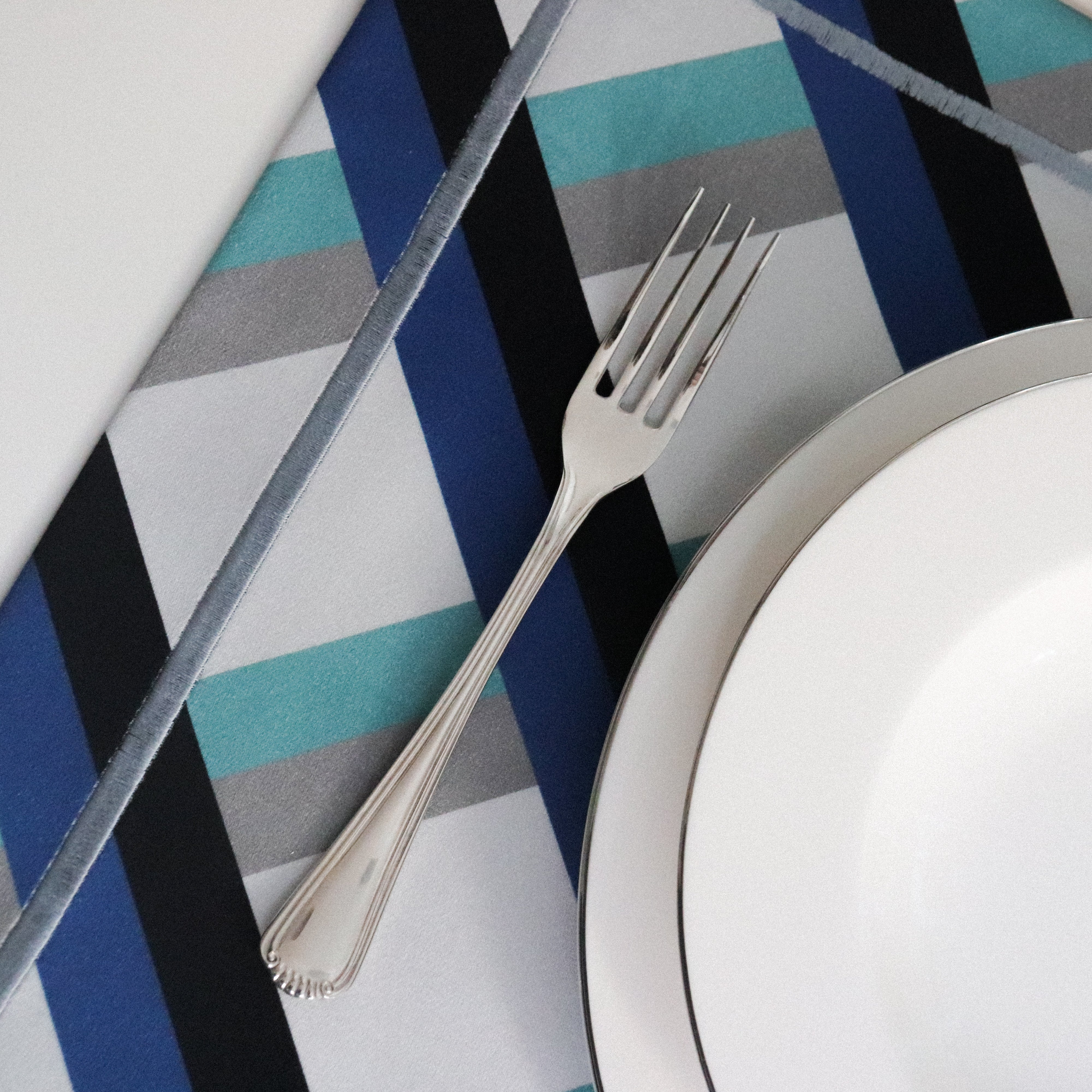 Meja Atelier-Berry.Ilda Amerikan Servis 4'lü Set-Sunum Aksesuarları-3-Milagron.com