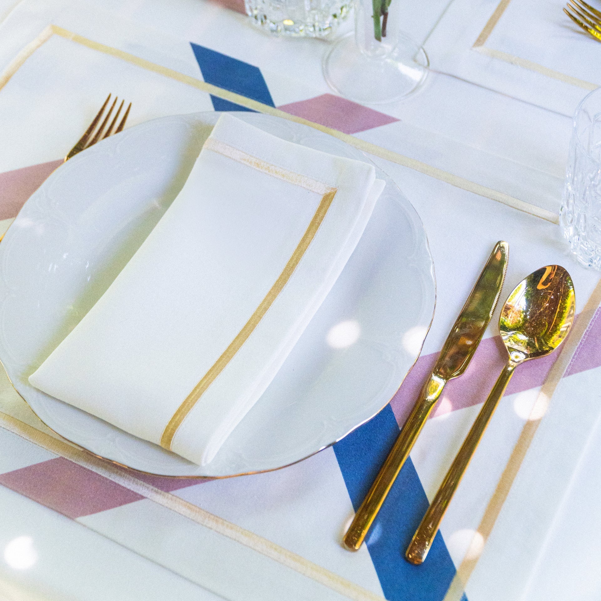 Meja Atelier-Maya.Edinburgh Amerikan Servis Seti-Sunum Aksesuarları-2-Milagron.com