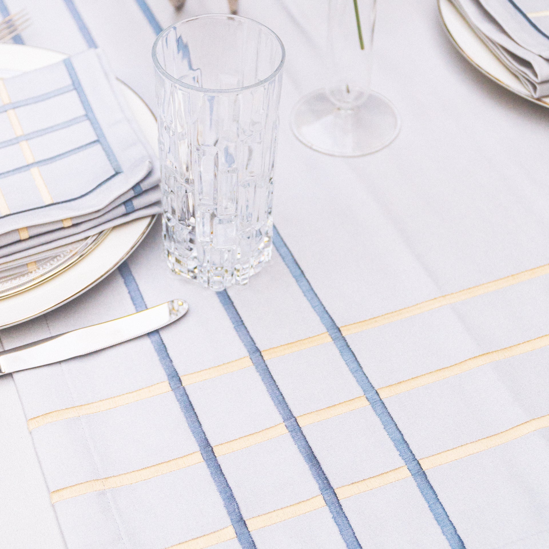 Meja Atelier-Maya.Majesty Runner-Sunum Aksesuarları-2-Milagron.com