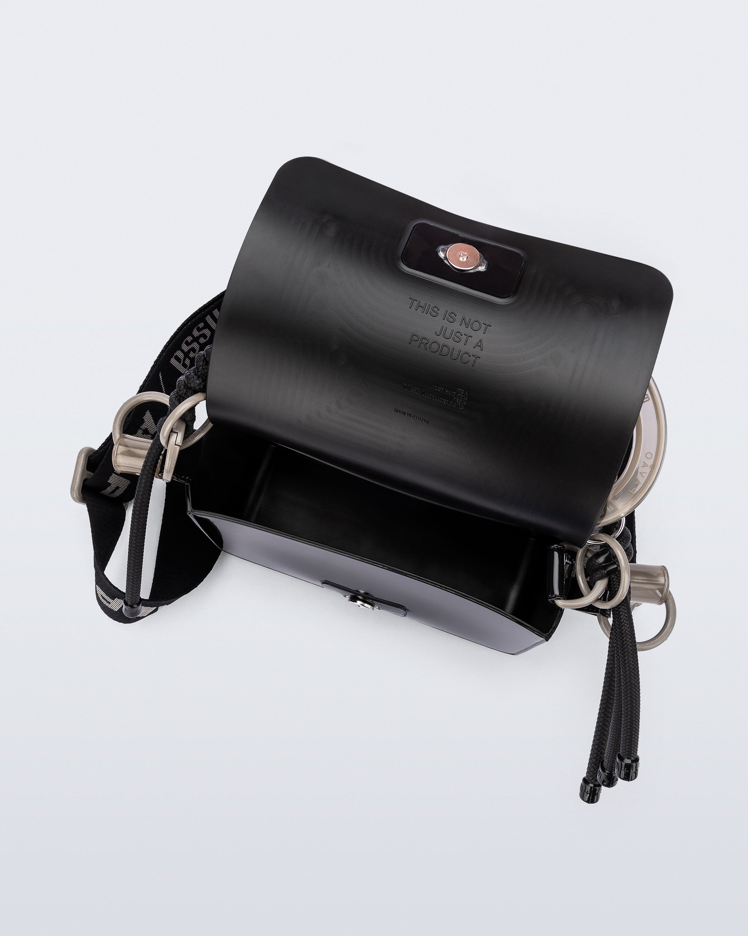 Nina Bag + Alexandre Pavão