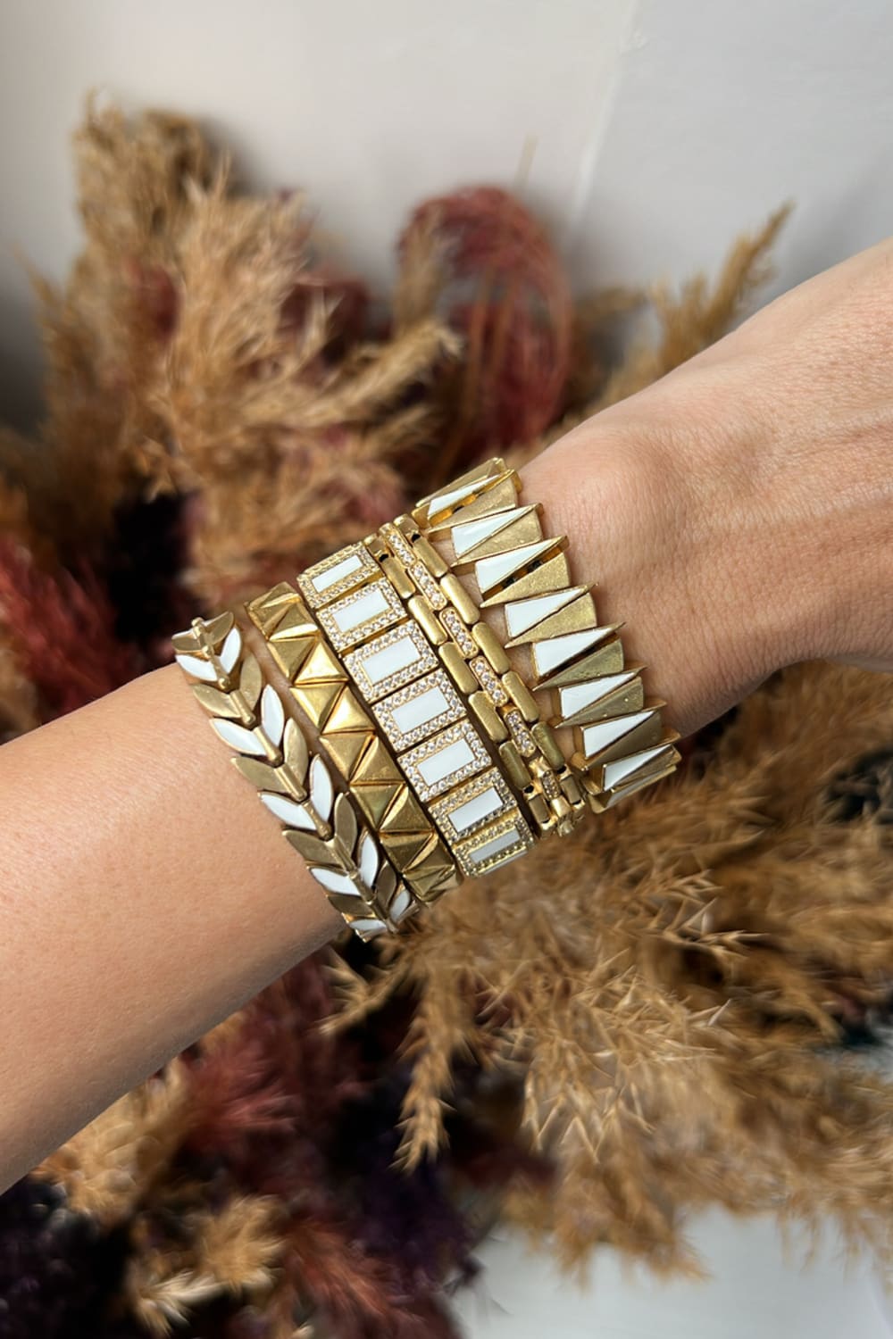 Melon-River Taşlı Altın Rengi Bileklik-Bileklik-2-Milagron.com