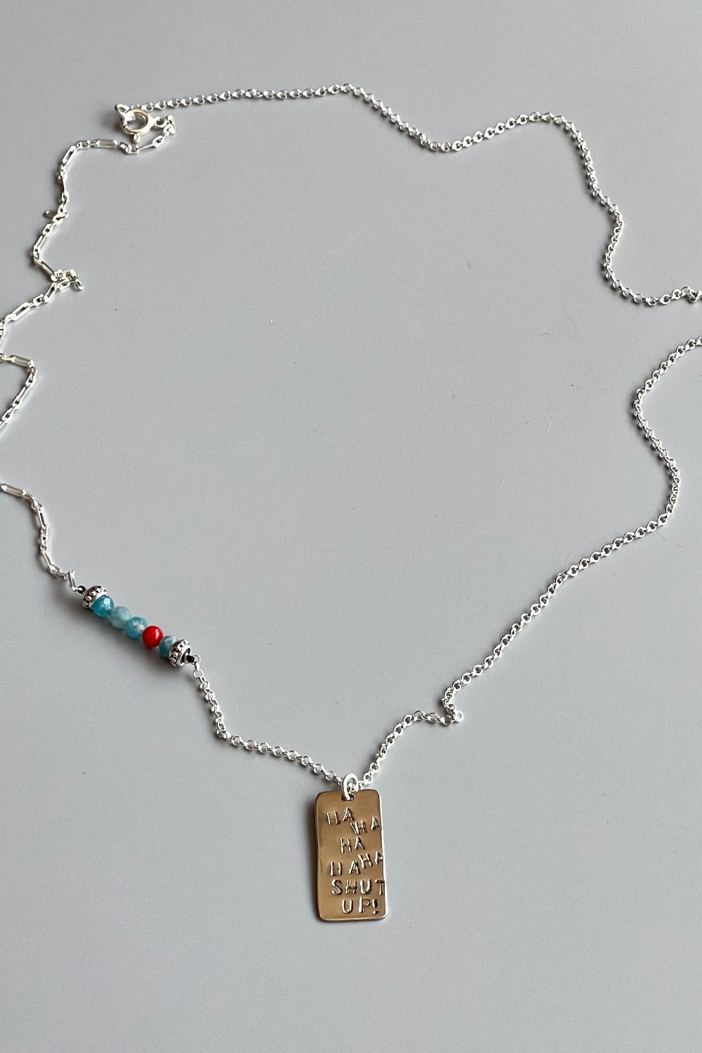 Mey Atelier-Haha Shut Up! – Yazılı Taşlı Unisex Gümüş Kolye-Kolye-2-Milagron.com