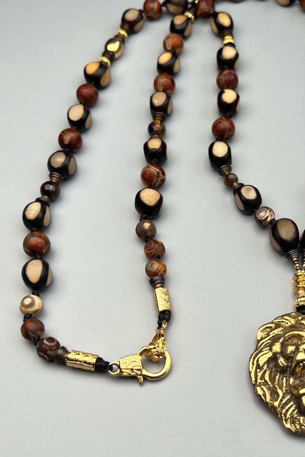 Mey Atelier-Lion King – Antika Aslan Figürlü Unisex Kolye-Kolye-2-Milagron.com