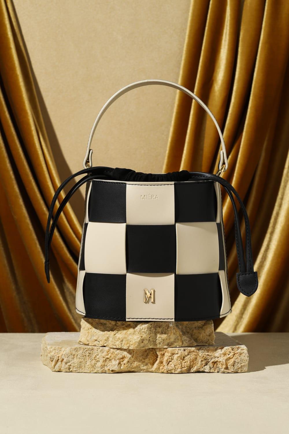 Miéra Atelier-Regulus Siyah Bej El Çantası-Omuz Çantası-2-Milagron.com