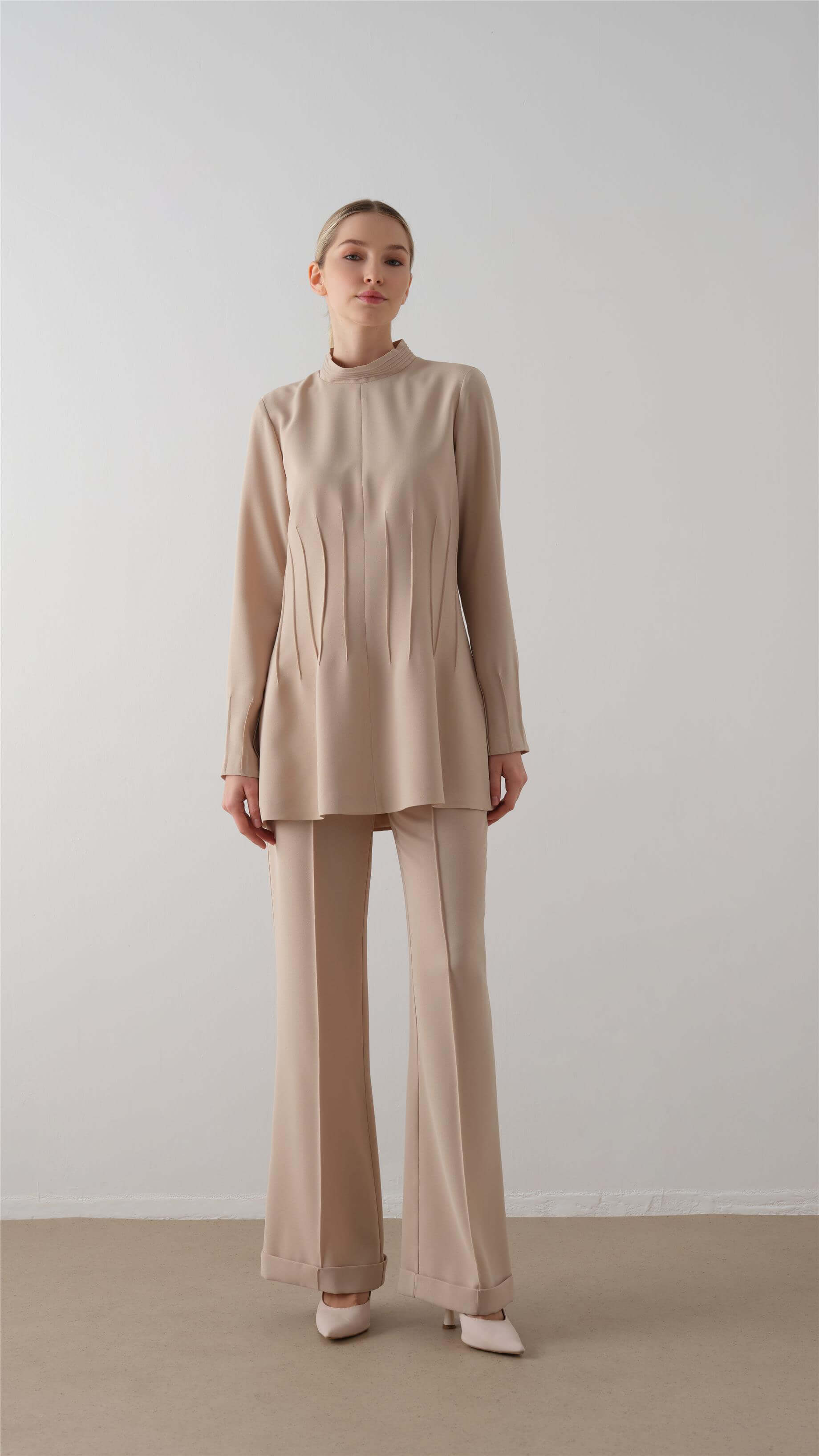 Miha-Üst Bedeni̇ Nervürlü Krep Takip Bej-1-Milagron.com