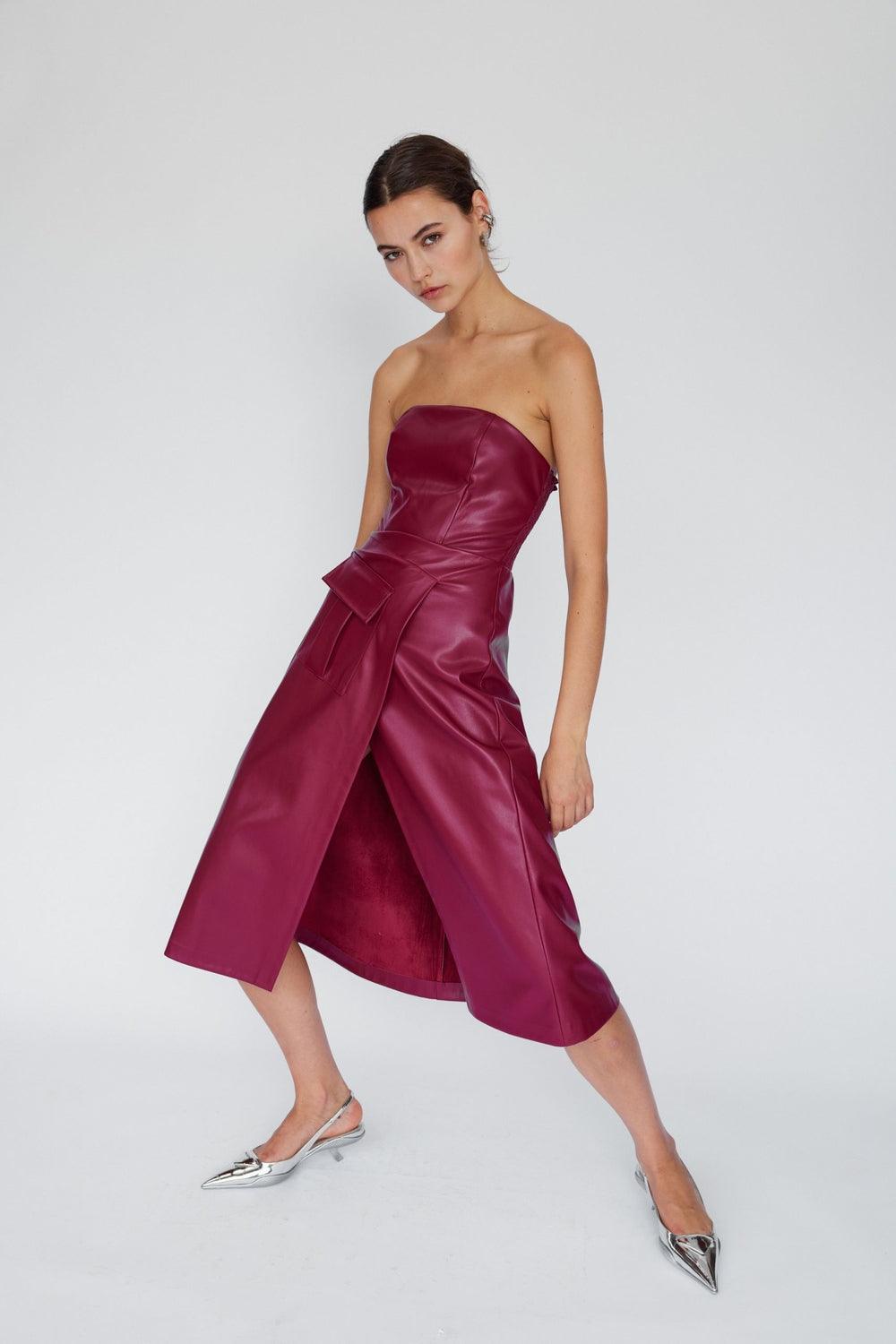 Mirimalist-Kırmızı Deri Straplez Midi Elbise-Elbise-2-Milagron.com