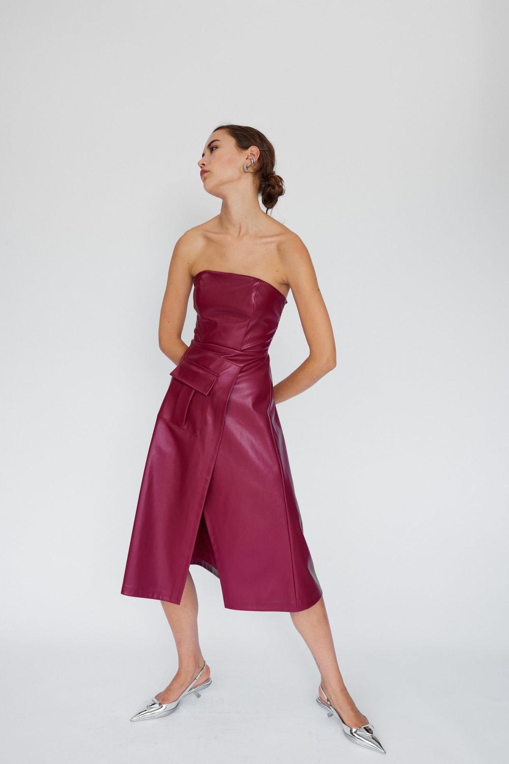 Mirimalist-Kırmızı Deri Straplez Midi Elbise-Elbise-3-Milagron.com