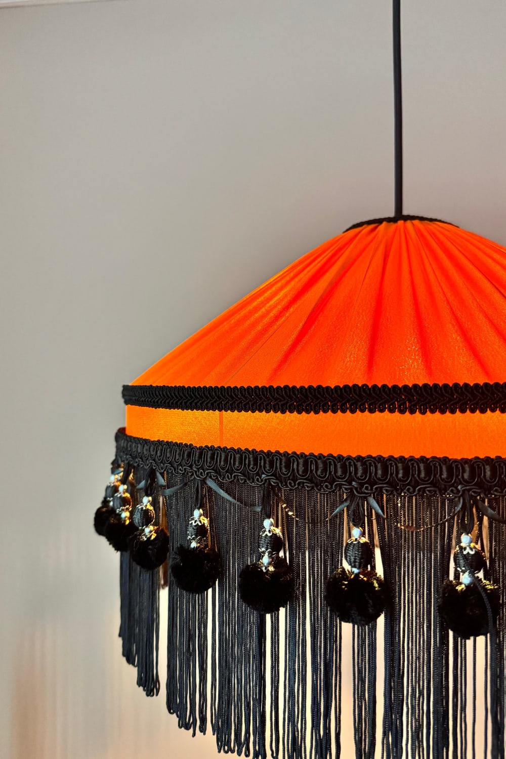 Motto Home Design-Helen Saten Kumaş Püsküllü Avize-Avize-4-Milagron.com