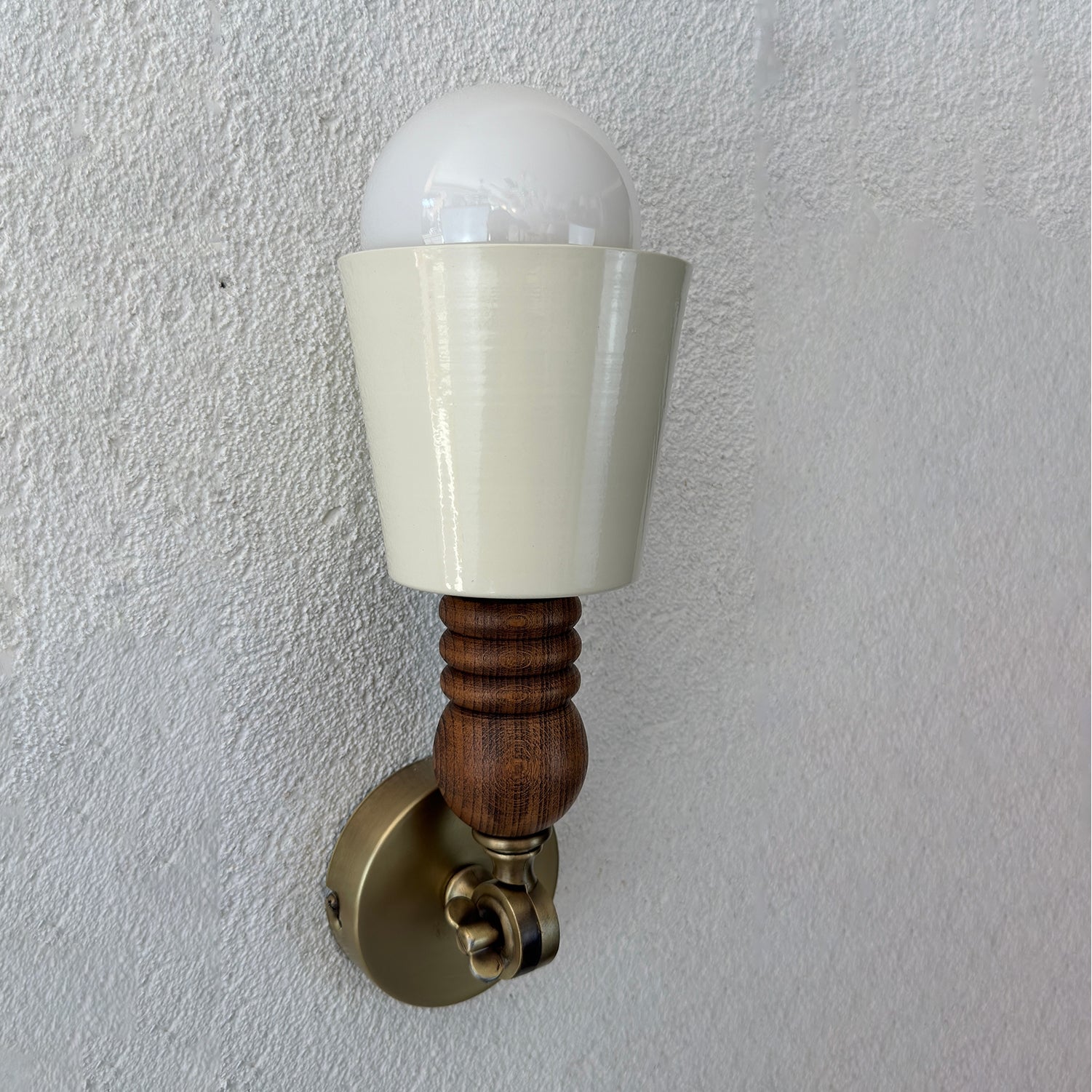 Latty Duvar Aydınlatması