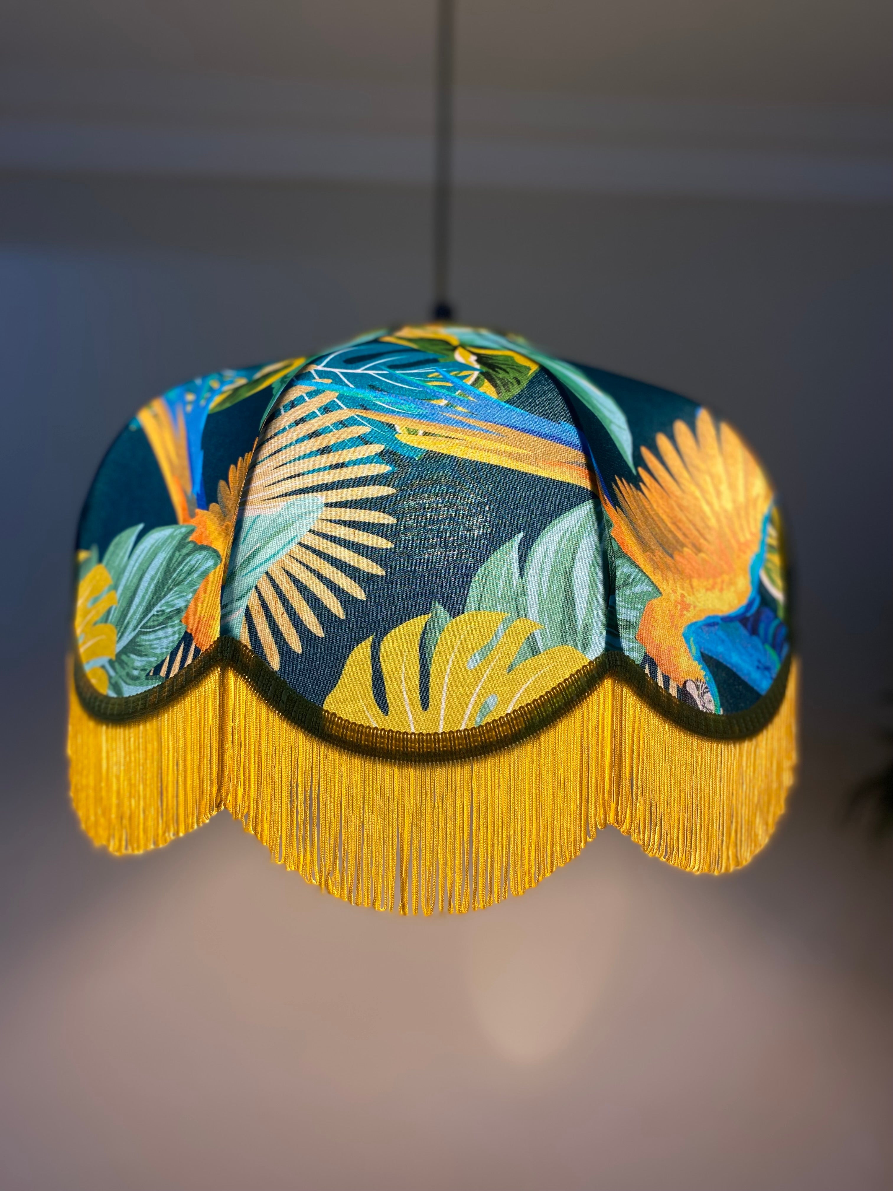 Peacock Lambader Brasil Başlık