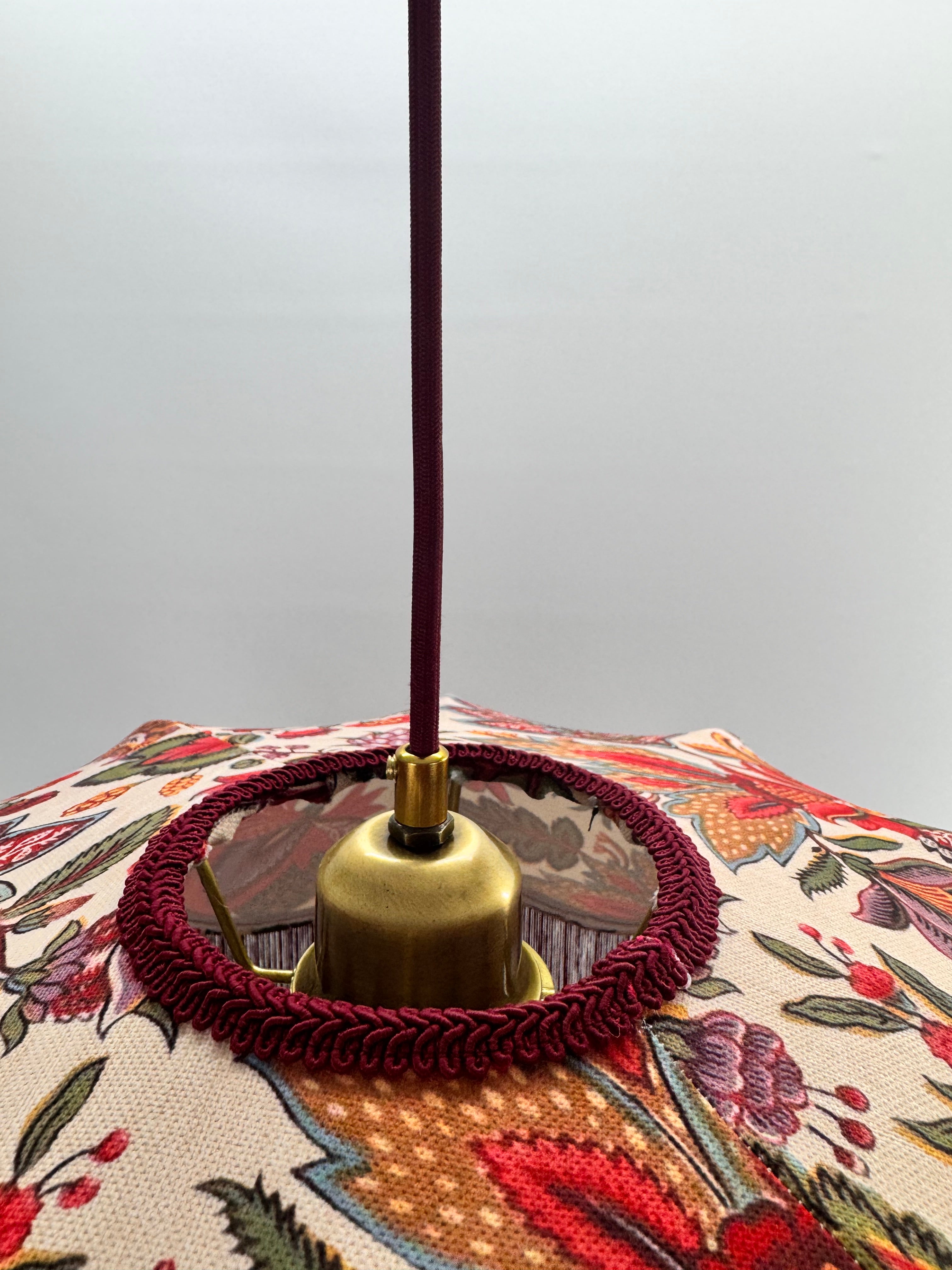 Sofia Antik Desenli Püsküllü El Yapımı Kumaş Avize