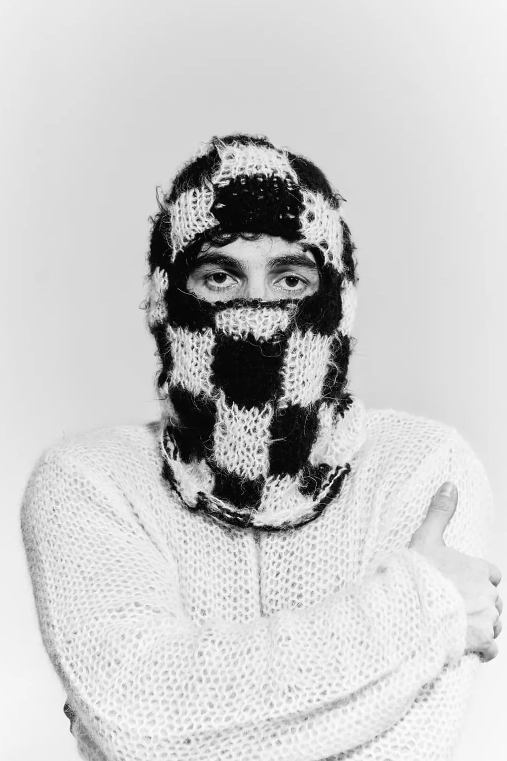 Mujj Studio-B&W Mask-Maske-1-Milagron.com