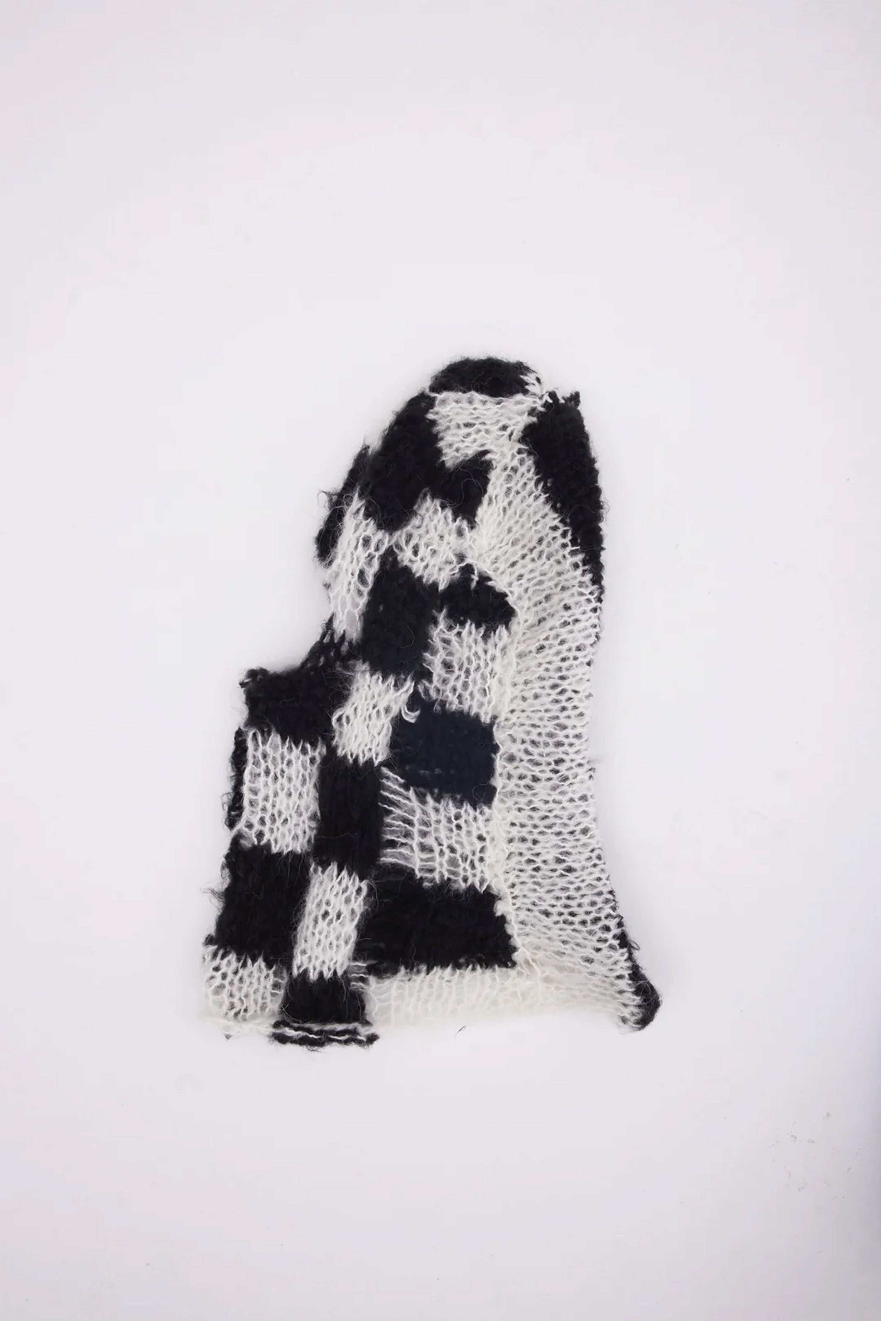 Mujj Studio-B&W Mask-Maske-4-Milagron.com