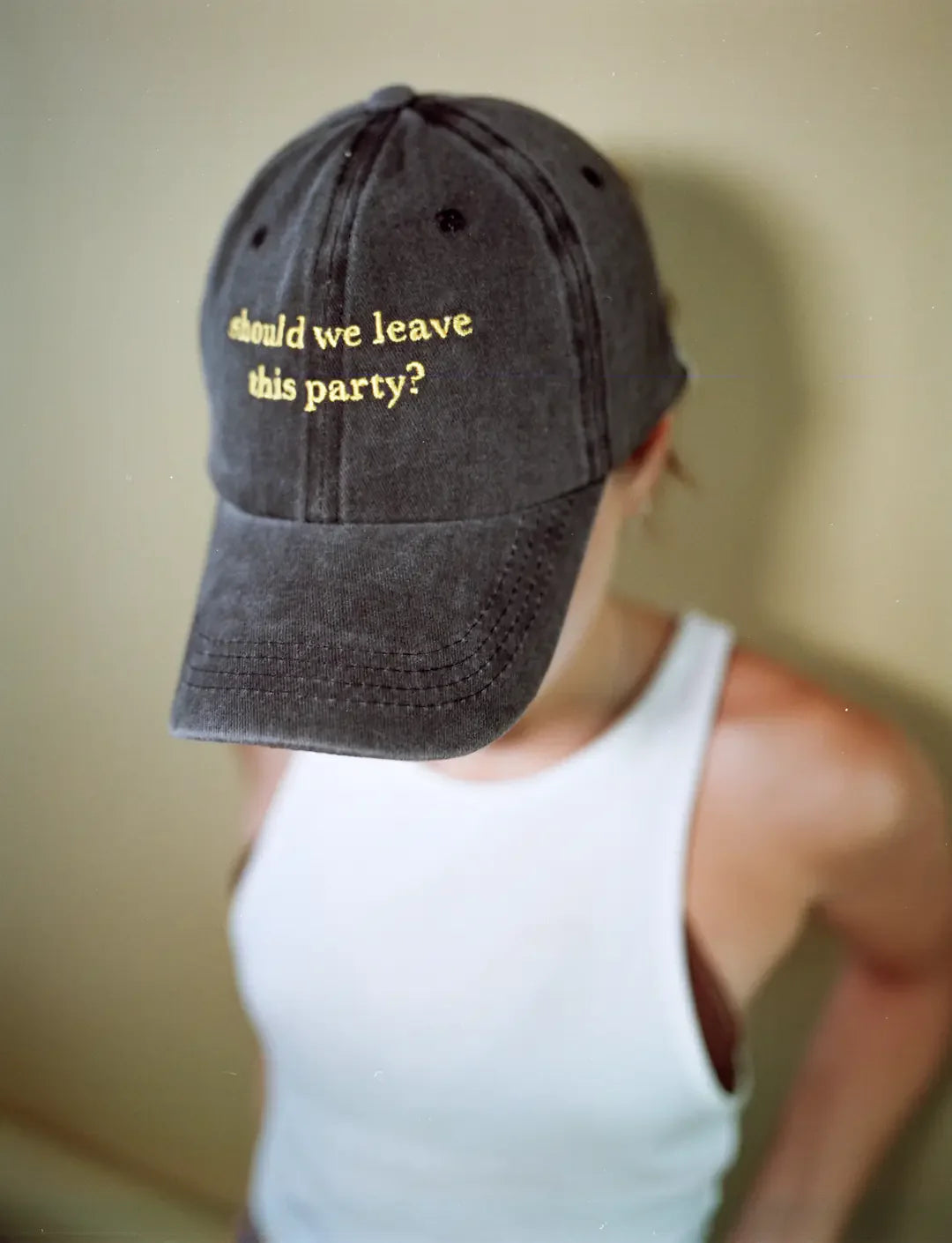 Mujj Studio-Should We Leave This Party? Cap-Şapka-5-Milagron.com