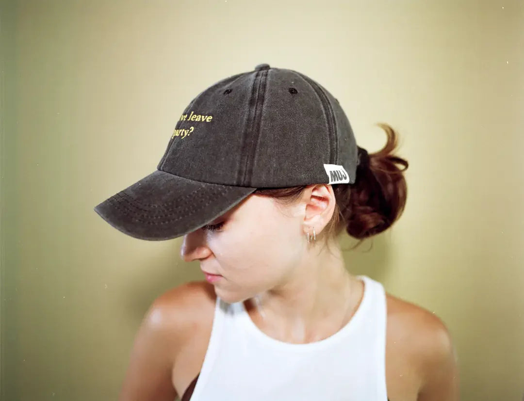 Mujj Studio-Should We Leave This Party? Cap-Şapka-6-Milagron.com