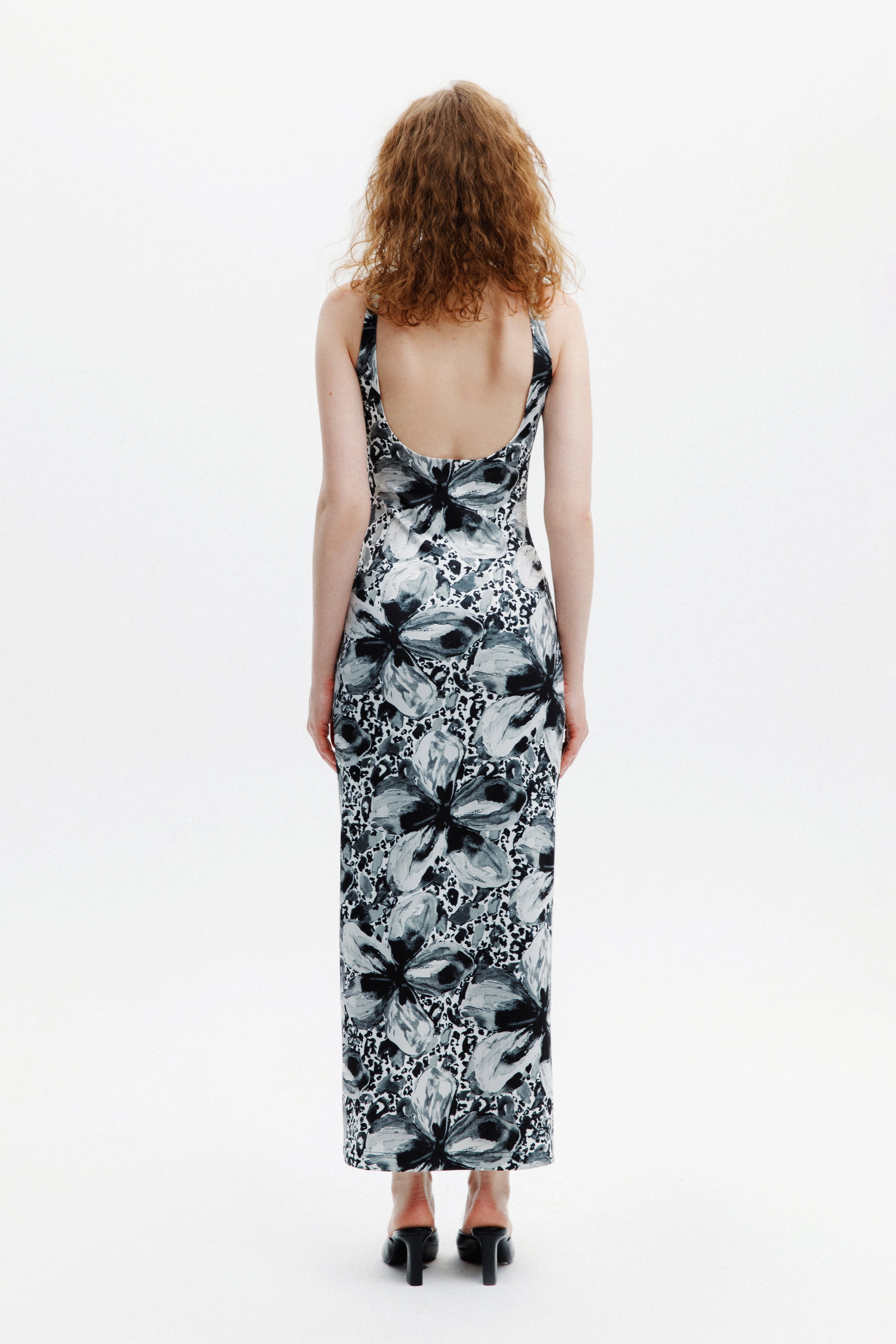 Naia-Alora Elbise / Si̇yah Beyaz Çiçekli-Elbise-5-Milagron.com