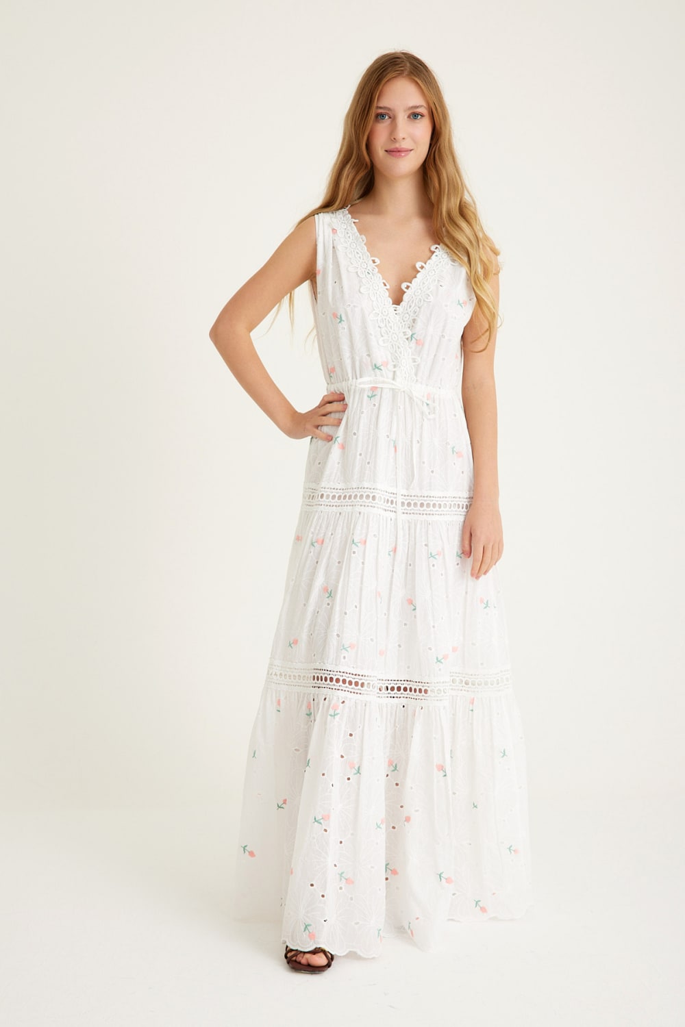 Nammu-Önü Arkası V Uzun Güpür Detaylı Elbise-Elbise-1-Milagron.com