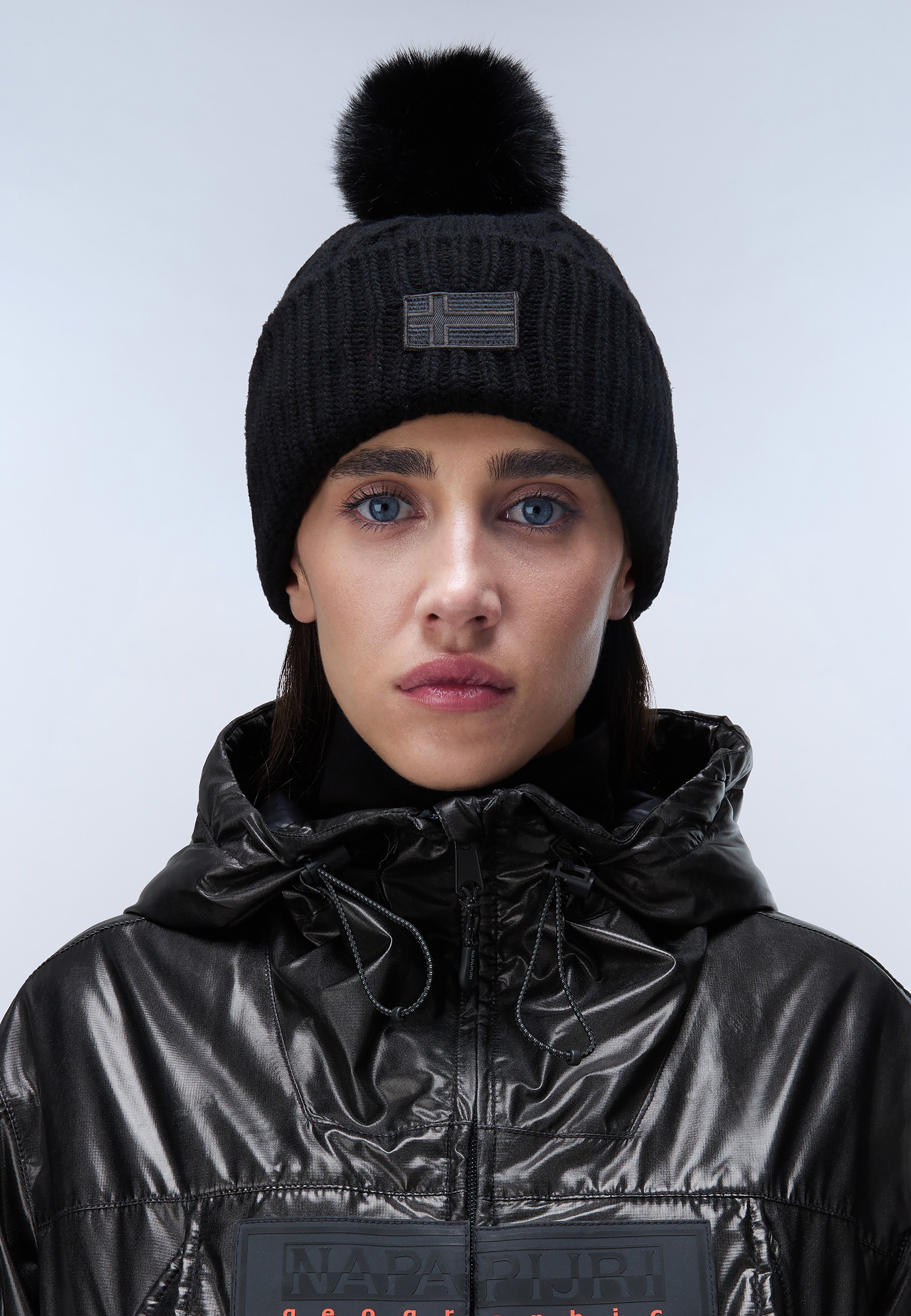 Napapijri-F-Necker W Black 041-Bere-2-Milagron.com