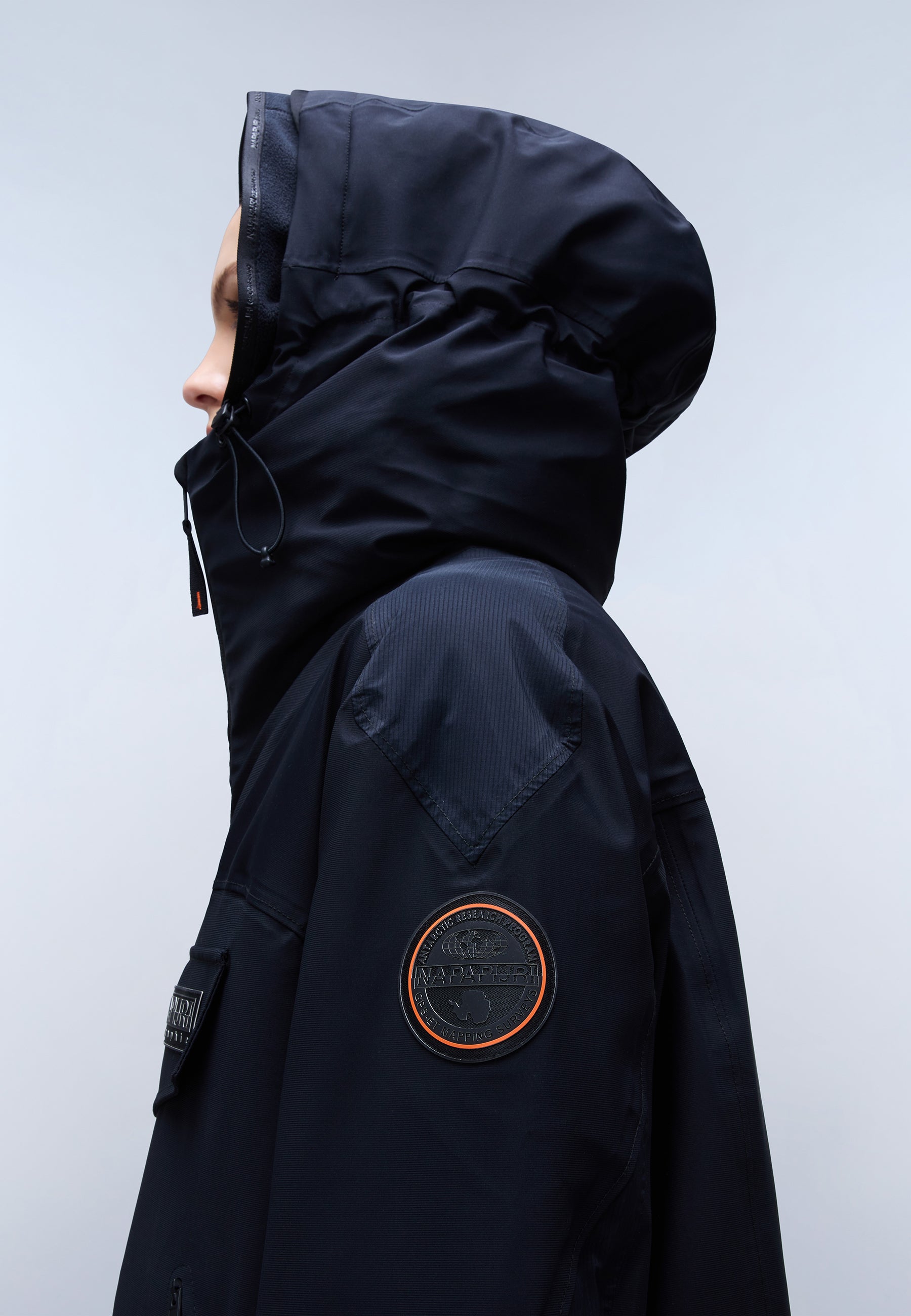 Napapijri-Rainforest Tech W Black-Yağmurluk-6-Milagron.com