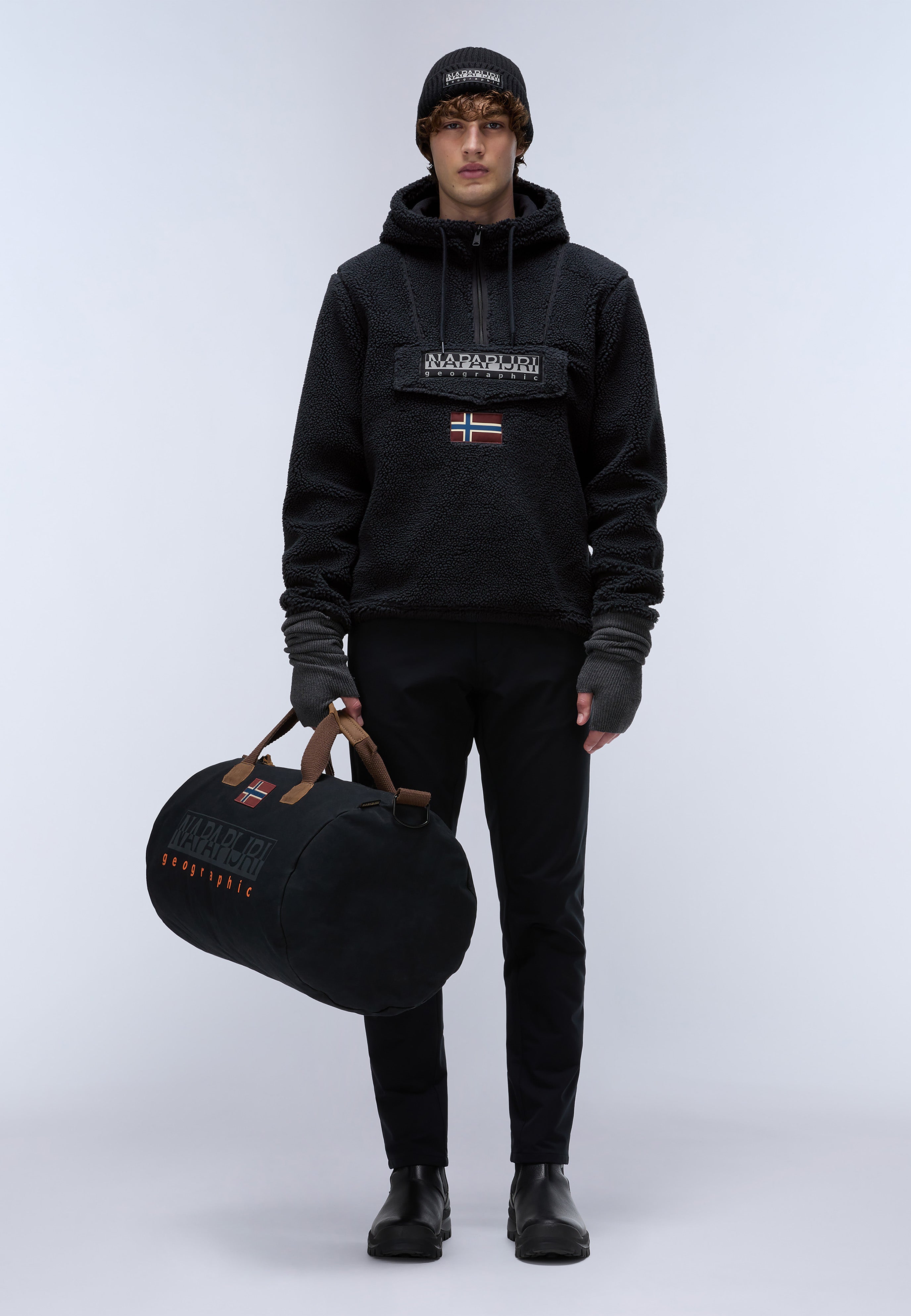 Napapijri-T-Burgee Curly Black 041-Mont-4-Milagron.com