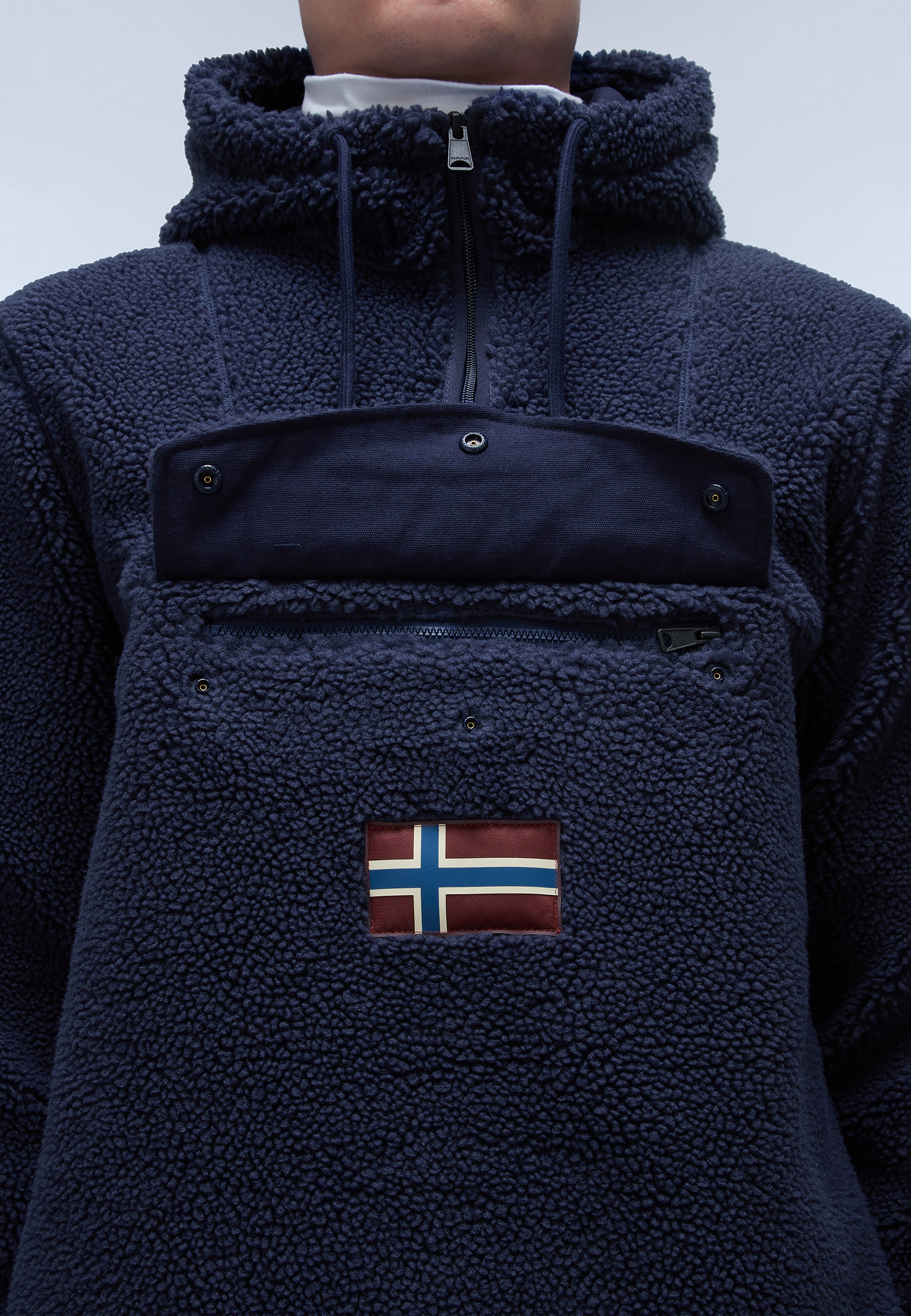 Napapijri-T-Burgee Curly Blue Marine-Mont-6-Milagron.com