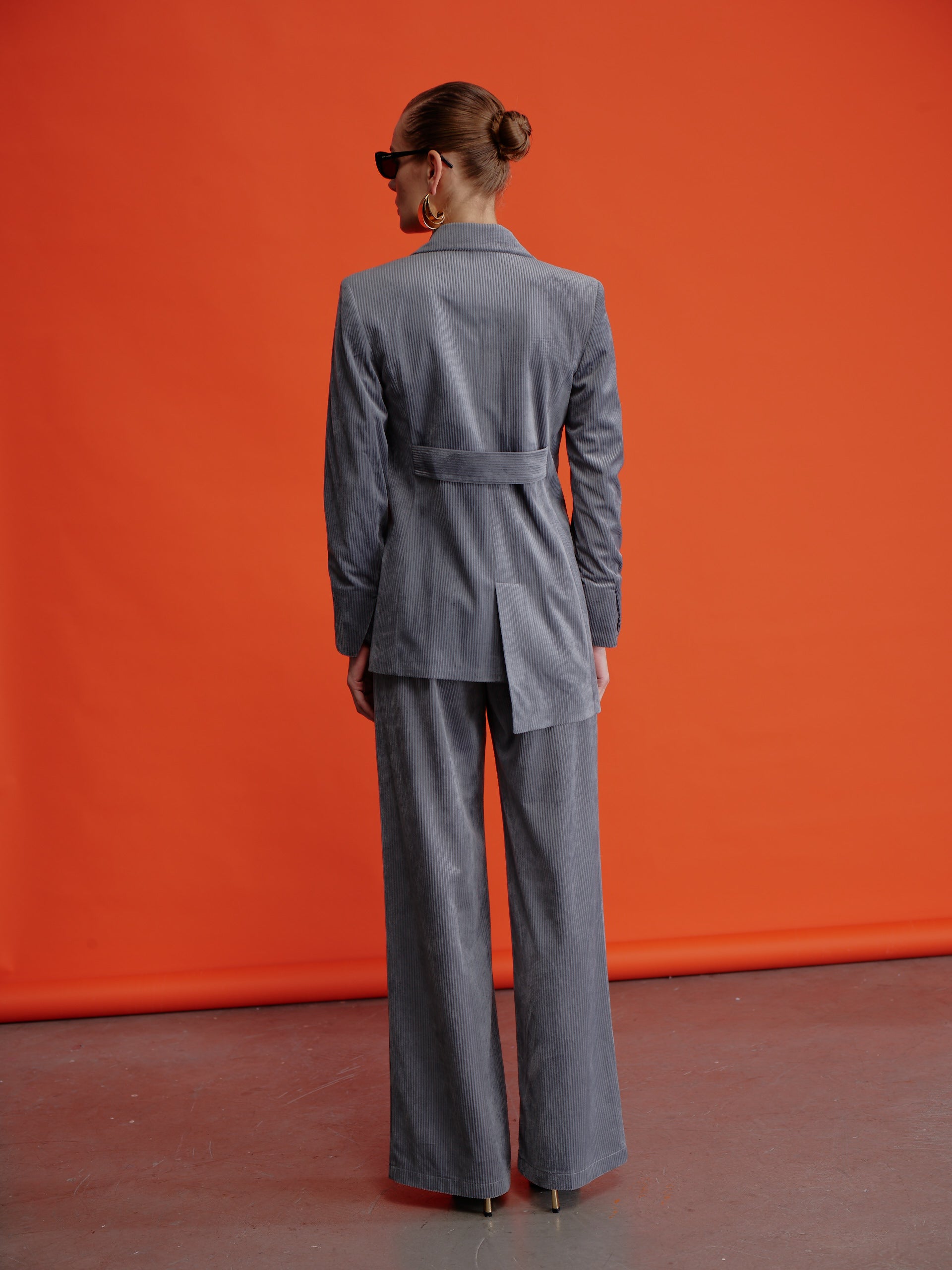 Nazlı Ceren-Bicolle Asimetrik Kesim Kadife Ceket Gri-Ceket-3-Milagron.com