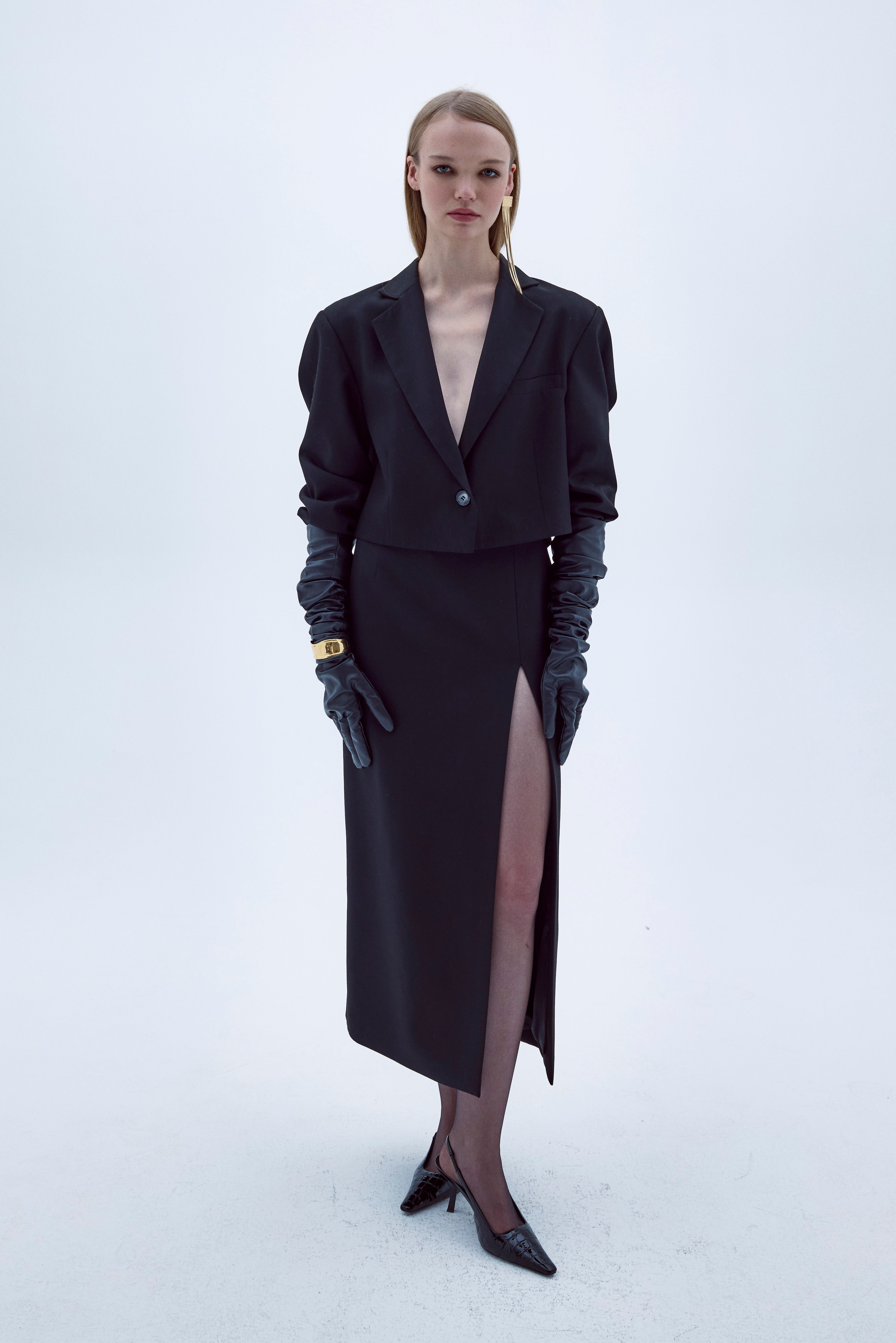 Nazlı Ceren-Boxy Cropped Ceket Siyah-Coats & Jackets-3-Milagron.com