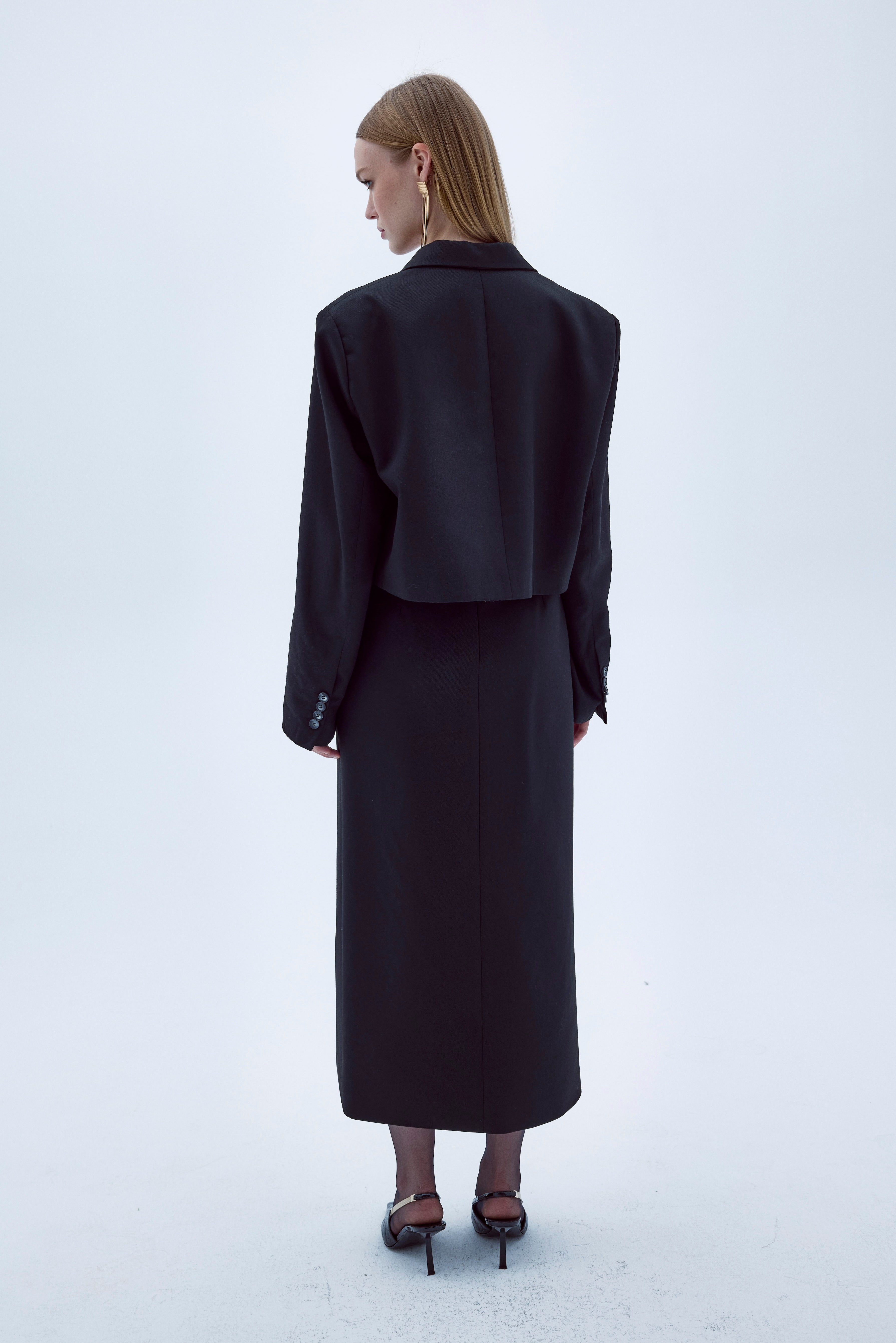 Nazlı Ceren-Boxy Cropped Ceket Siyah-Coats & Jackets-5-Milagron.com