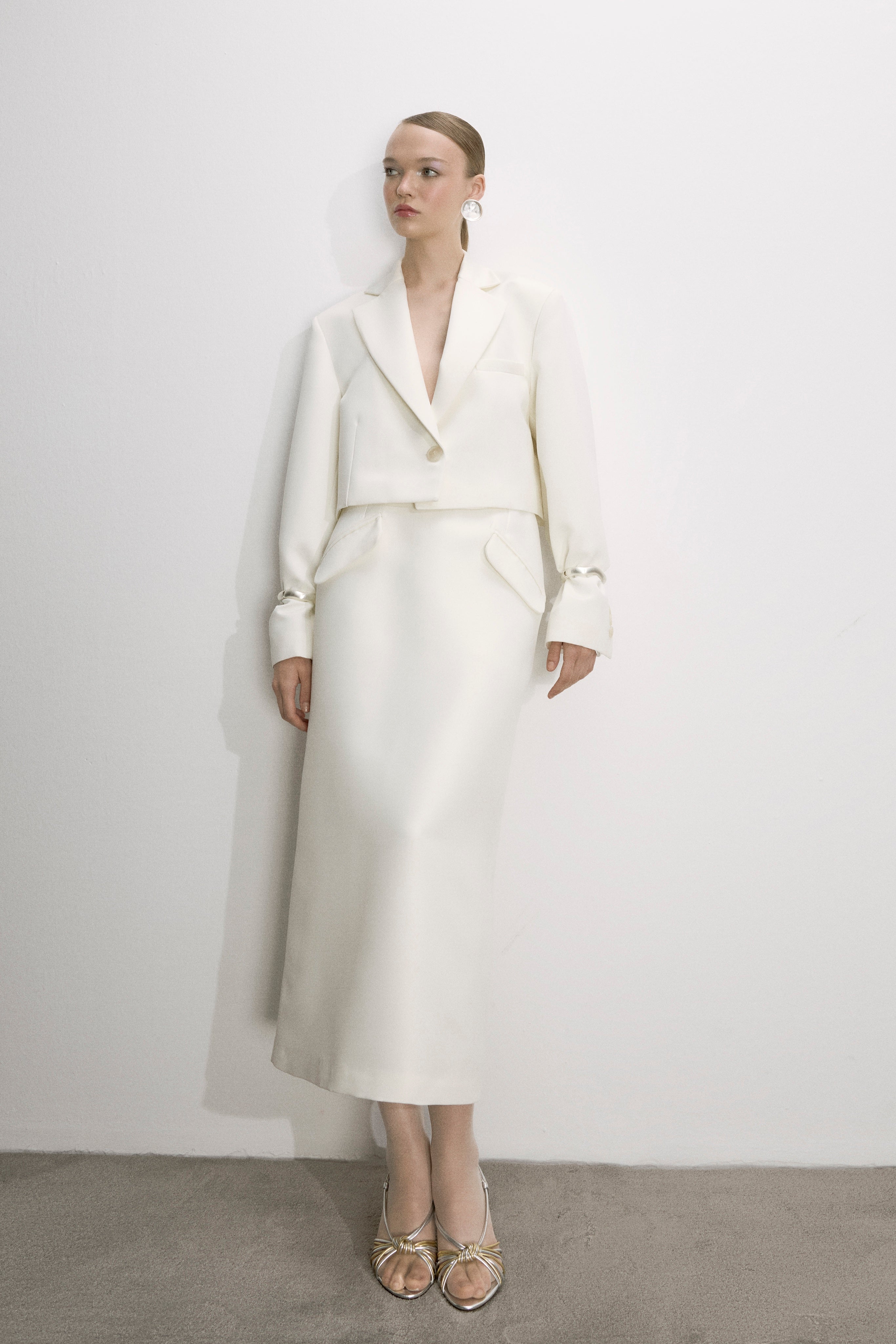 Nazlı Ceren-Boxy Cropped Saten Ceket-Ceket-2-Milagron.com