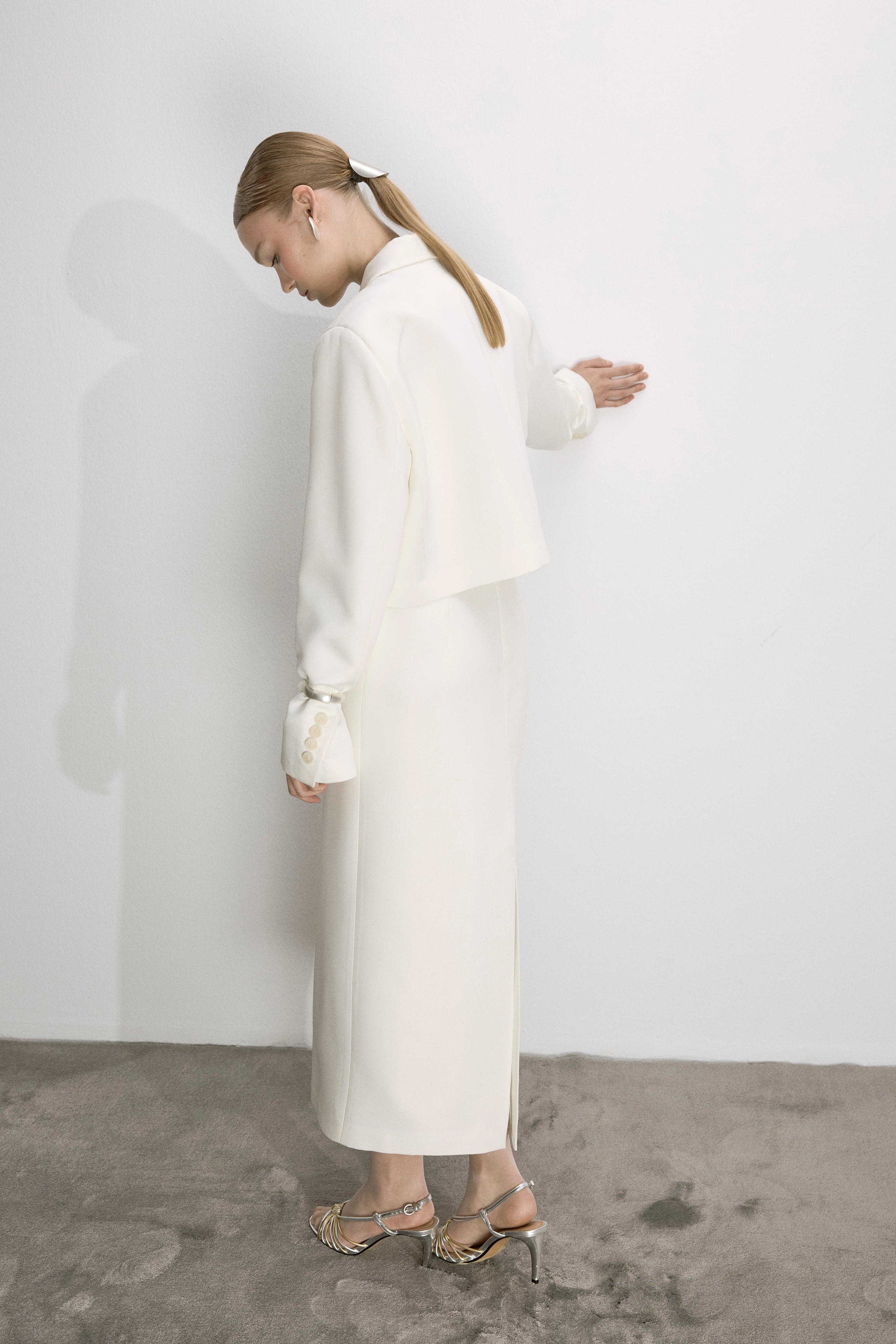 Nazlı Ceren-Boxy Cropped Saten Ceket-Ceket-3-Milagron.com