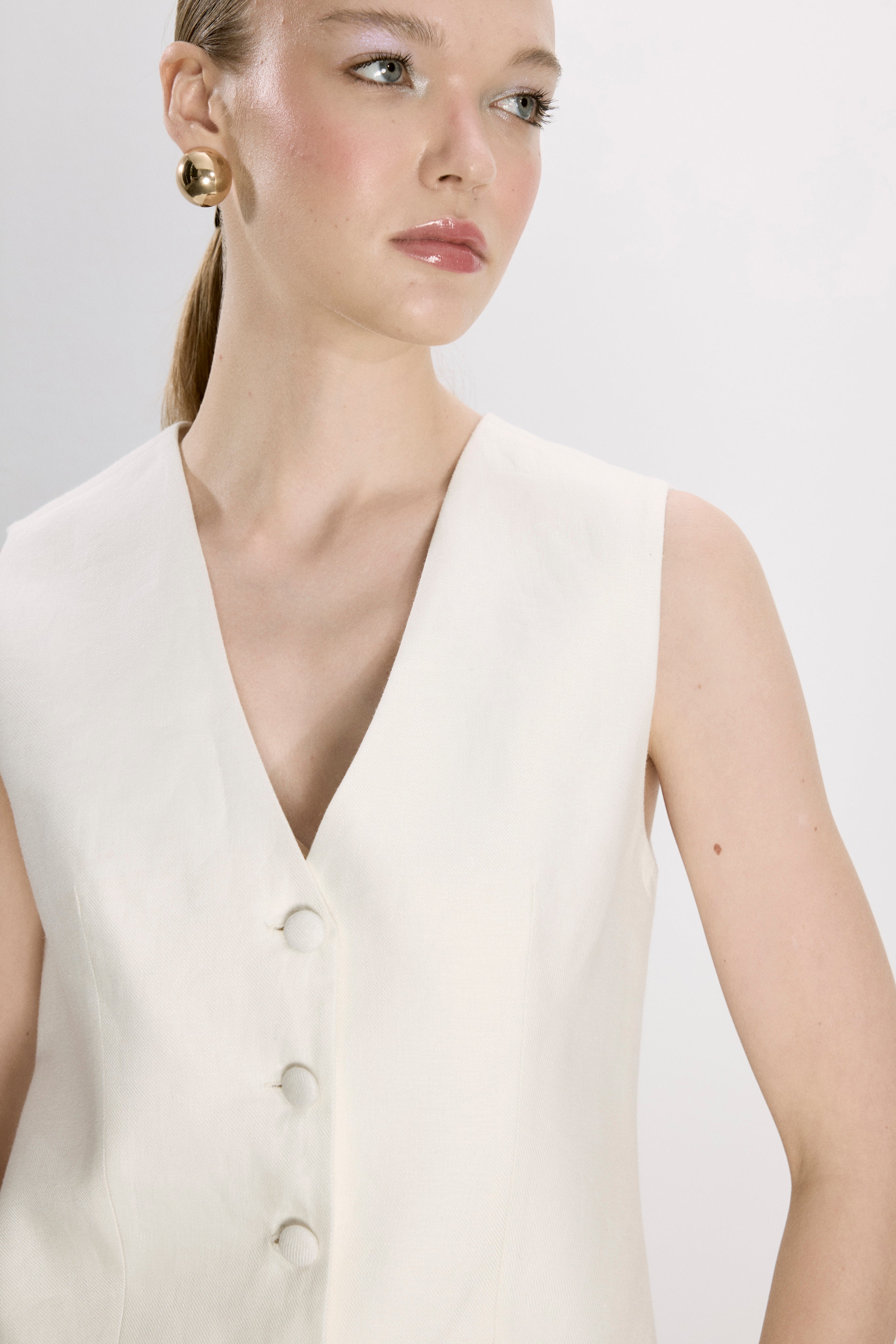 Nazlı Ceren-Brita Keten Yelek Beyaz-Vest-1-Milagron.com