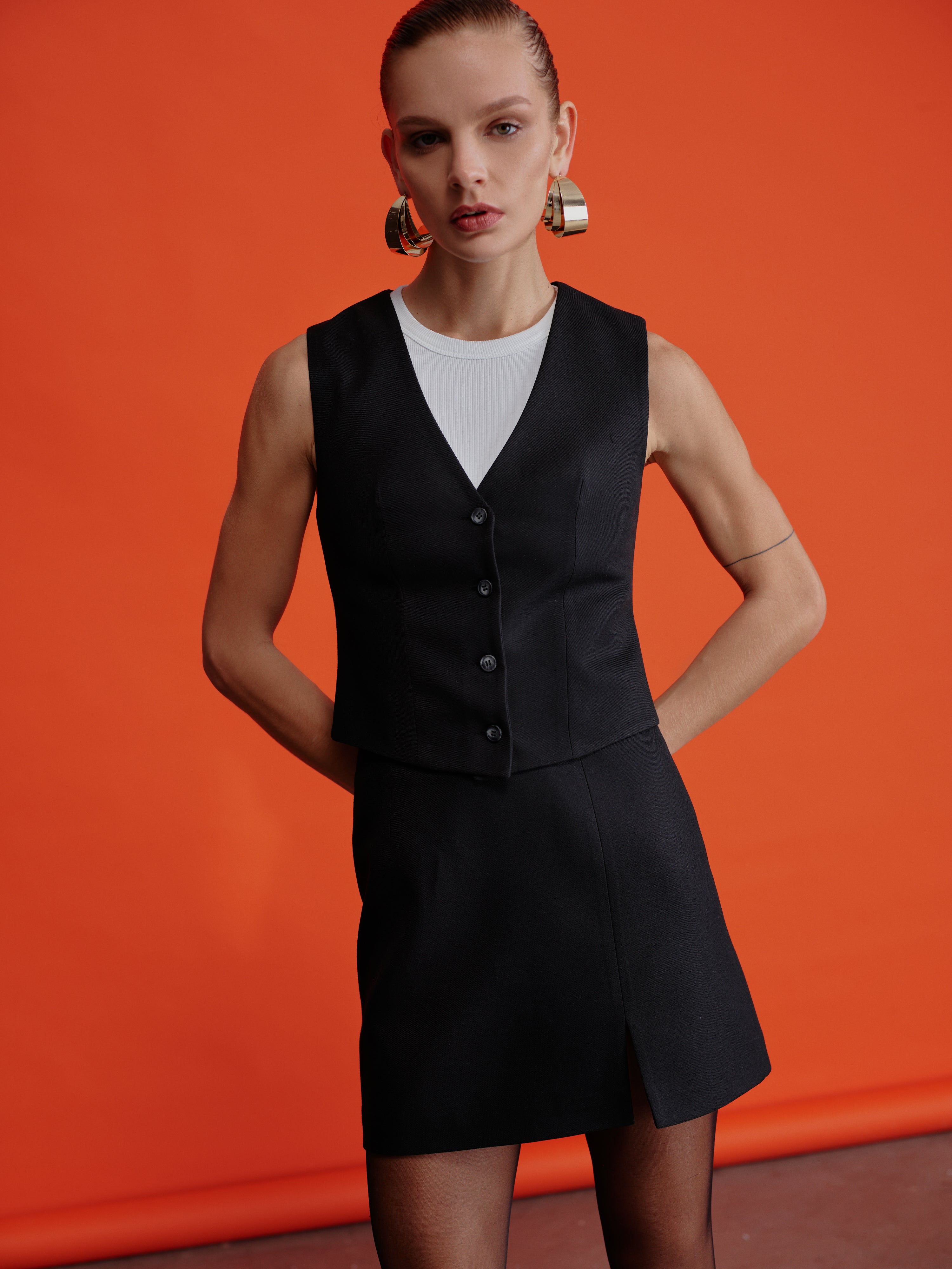 Nazlı Ceren-Brita Yelek Siyah-Yelek-4-Milagron.com