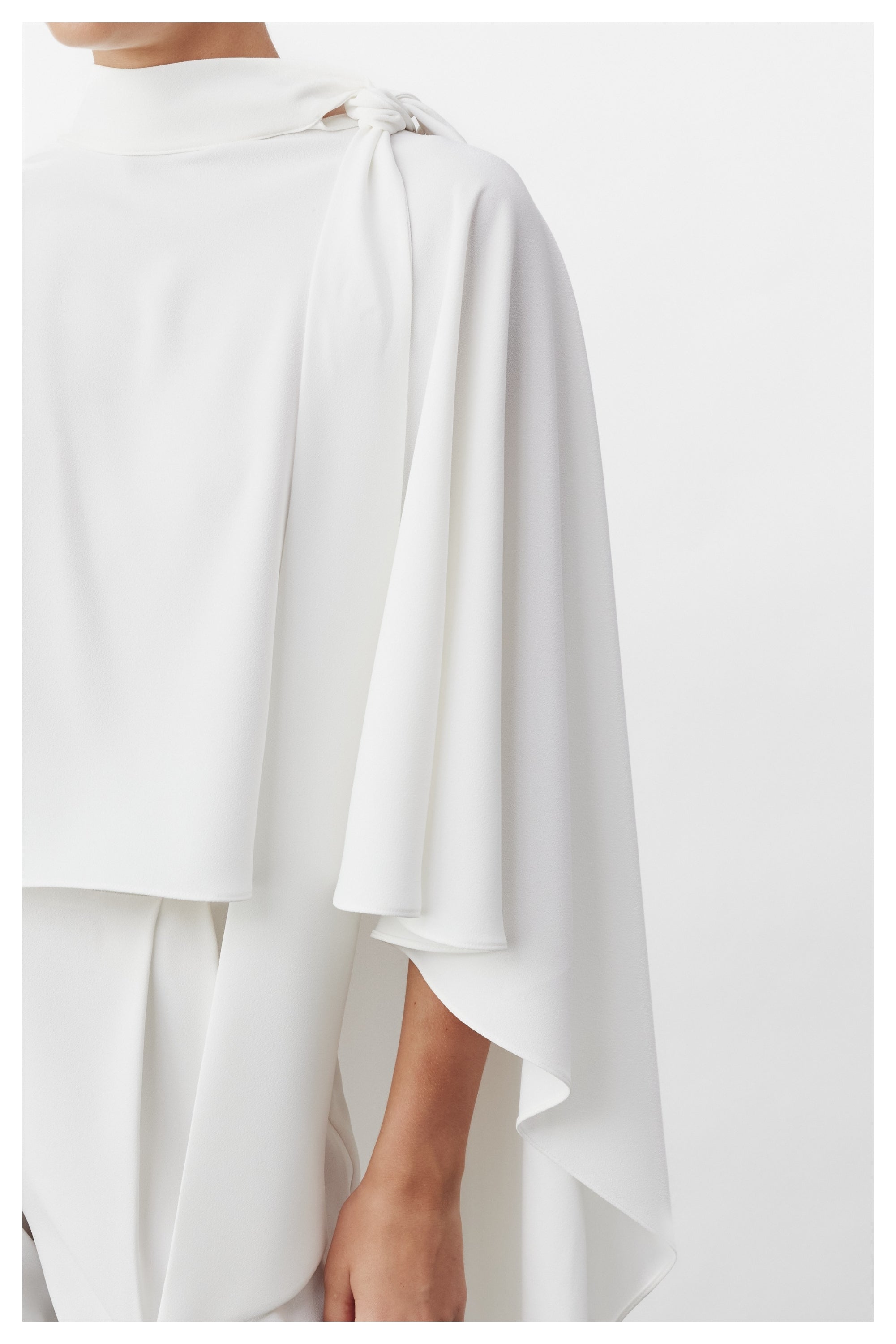 Nazlı Ceren-Caro Krep Pelerin-Blouse-3-Milagron.com